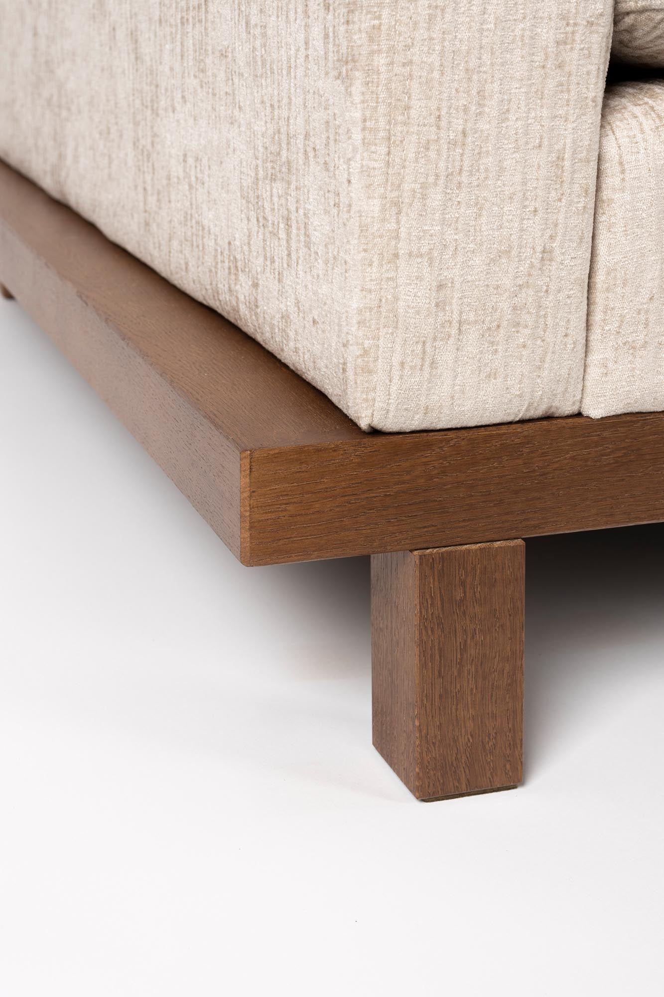 Entdecken Sie das elegante 4.5-Sitzer Sofa Blossom von Zuiver – ein modernes Design, das Komfort und Stil perfekt vereint.