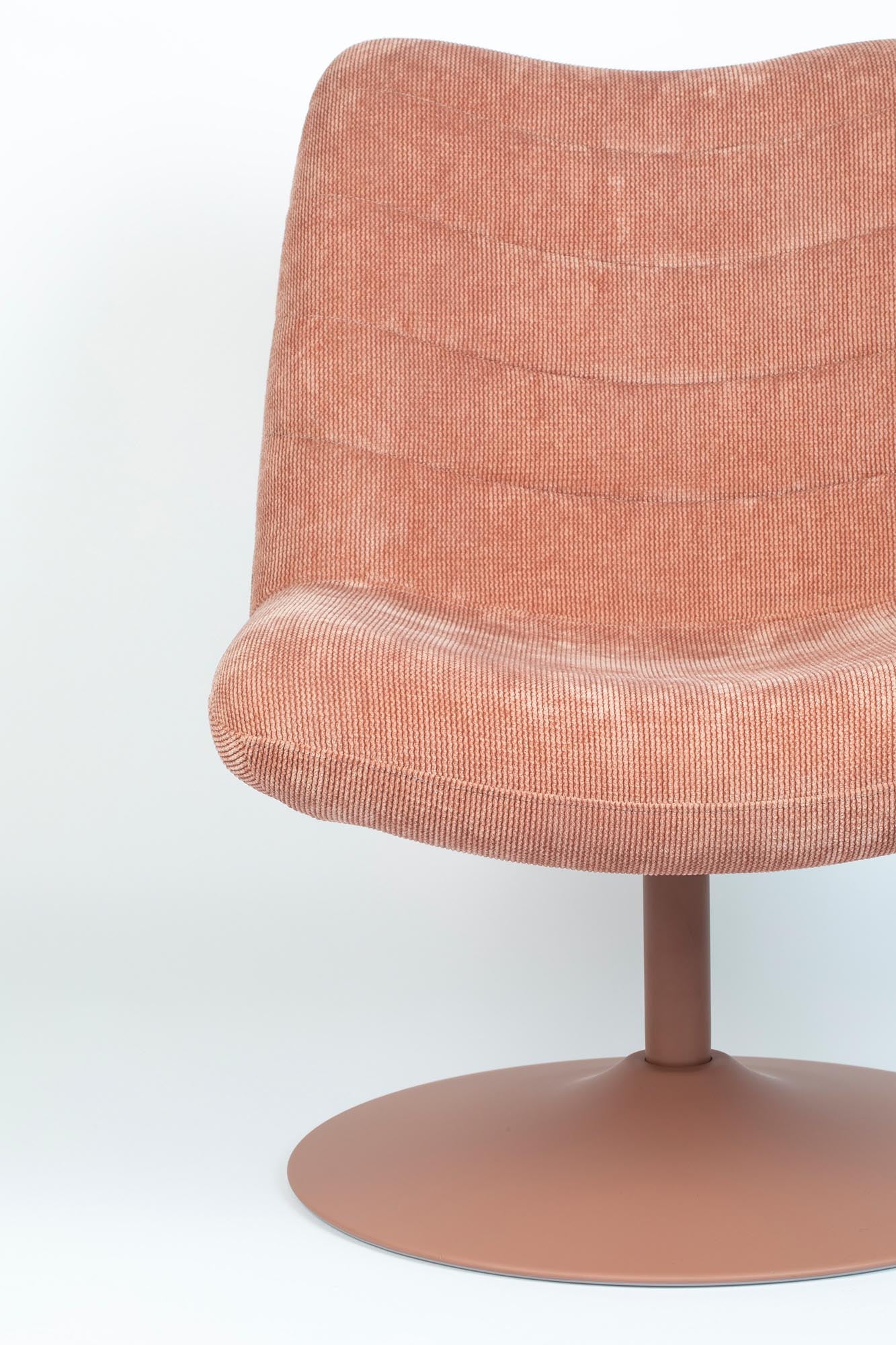 Stylischer Lounge Sessel Bubba von Zuiver: Ideal für entspannte Stunden und modernes Wohndesign.