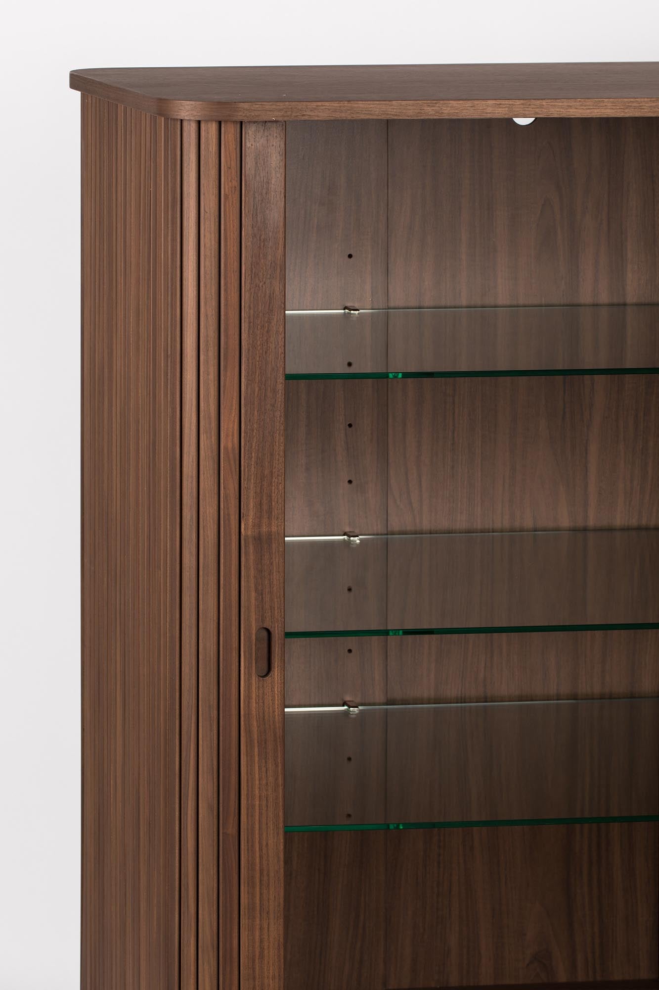 Stylisches Sideboard Barbier von Zuiver: Modernes Retro-Design für eine geschmackvolle und praktische Aufbewahrungslösung.
