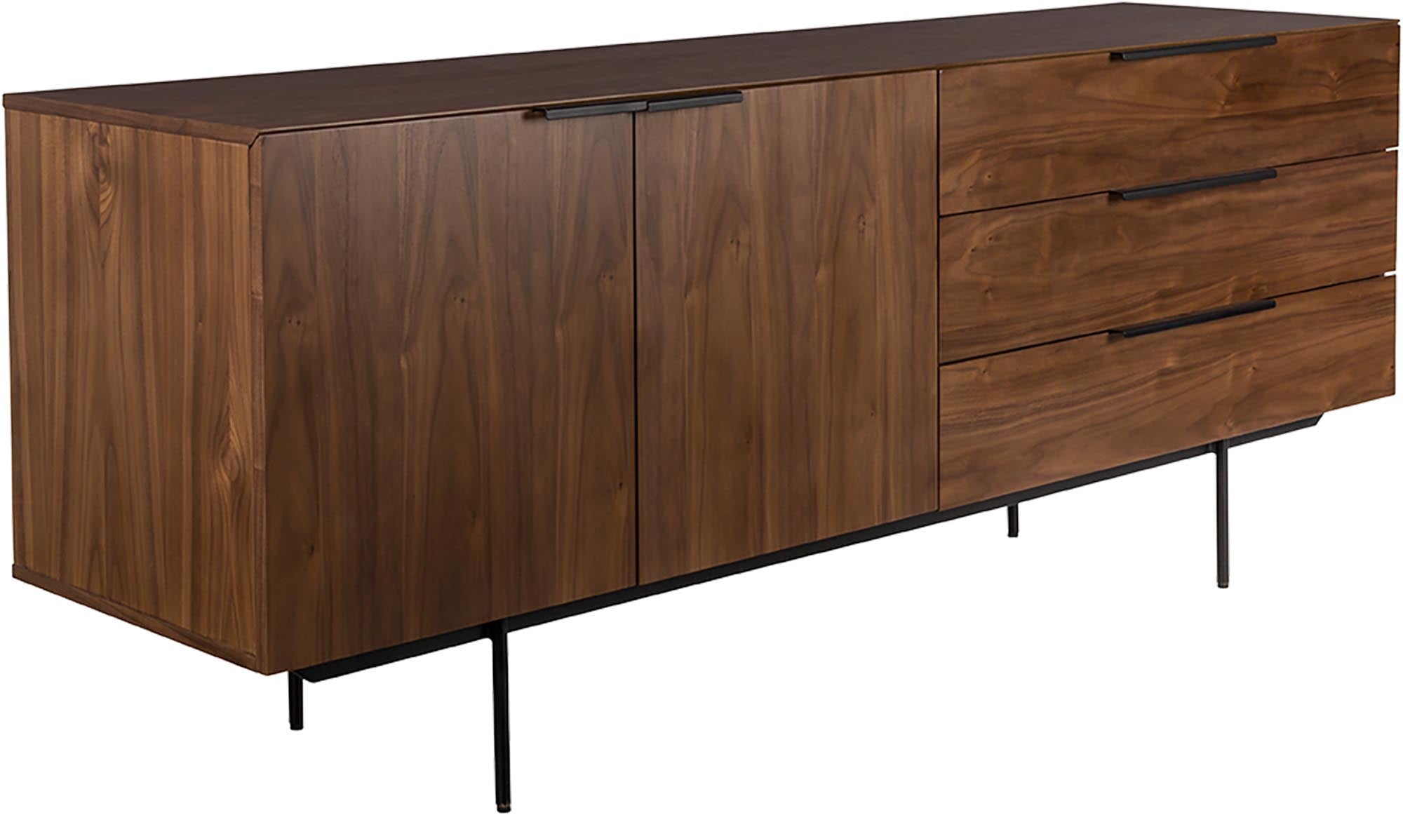 Elegantes Sideboard Travis von Zuiver, das modernes Design mit praktischen Stauraumlösungen vereint.
