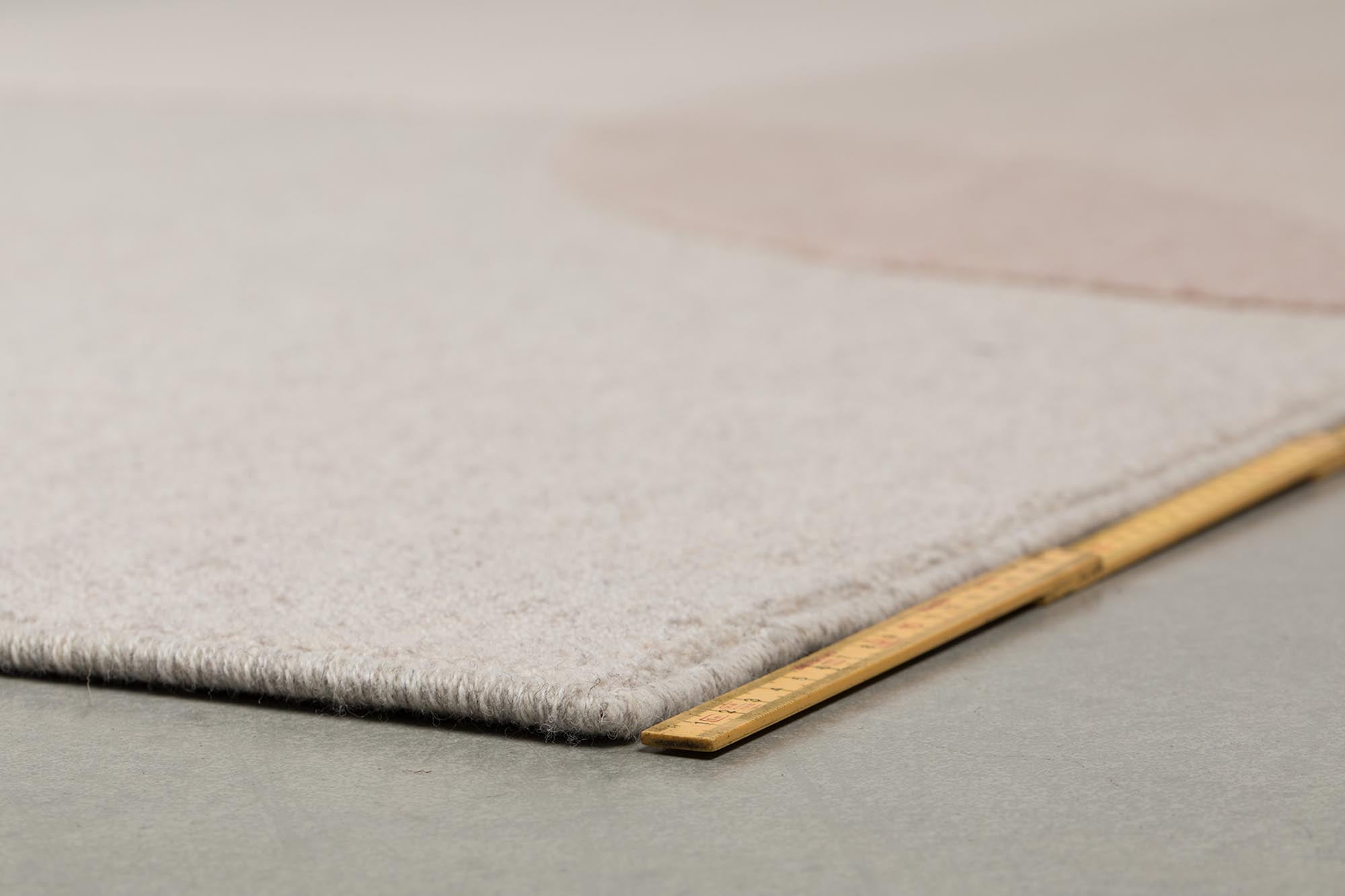 Eleganter Teppich Dream von Zuiver, der durch seine harmonischen Farben und weichen Texturen einladende Akzente in jedem Wohnraum setzt.