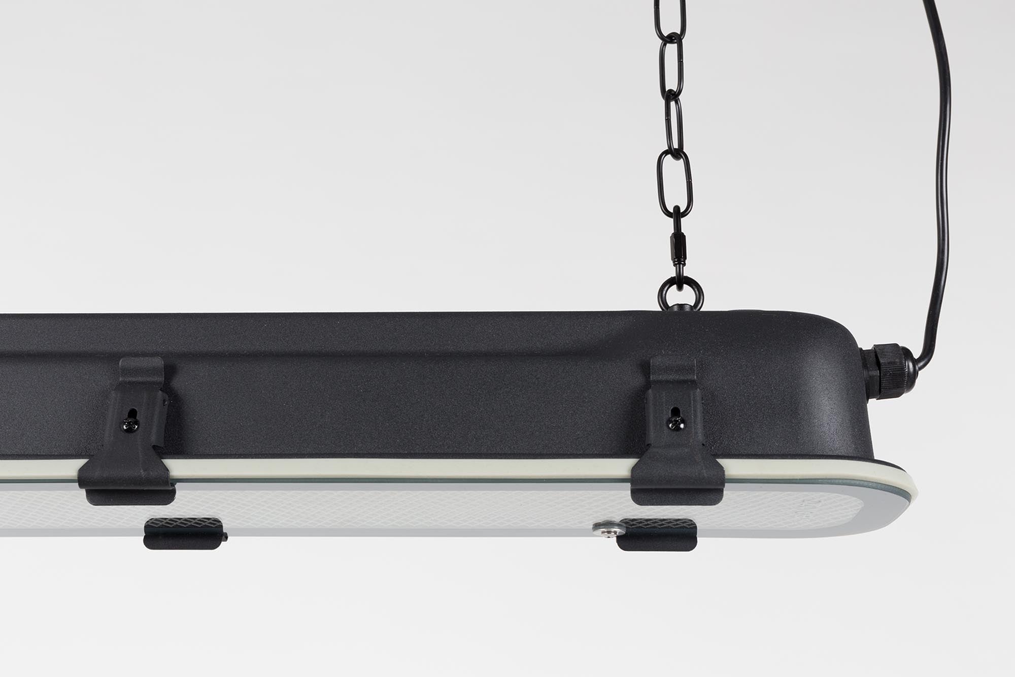Moderne Pendellampe G.T.A. von Zuiver: Schlichte Eleganz aus hochwertigem Metall, perfekt für stimmungsvolle Beleuchtung in jedem Raum.