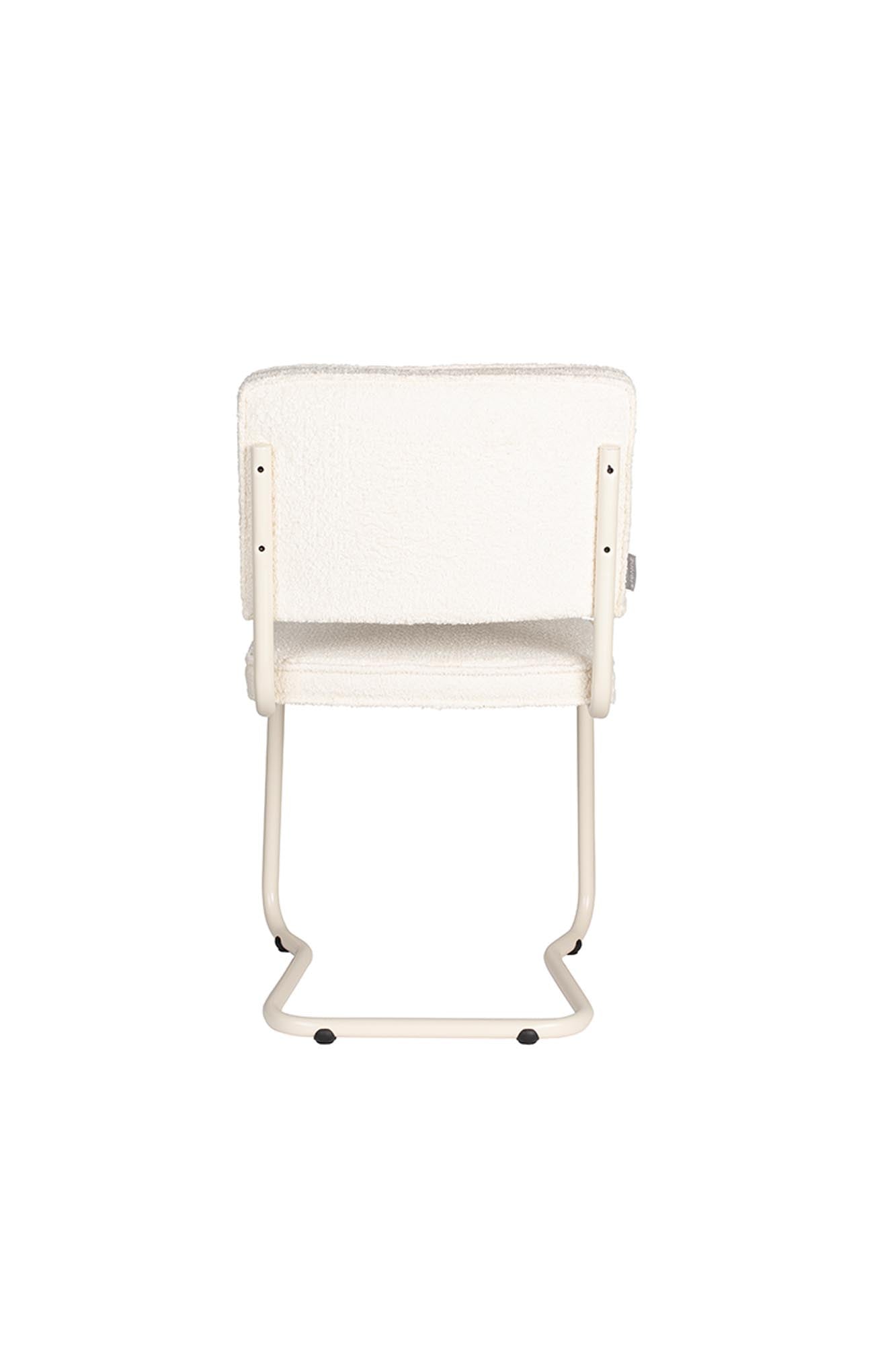 Moderner Ridge Kink Soft Stuhl von Zuiver, kombiniert Komfort und Design für ein ansprechendes Wohnambiente.