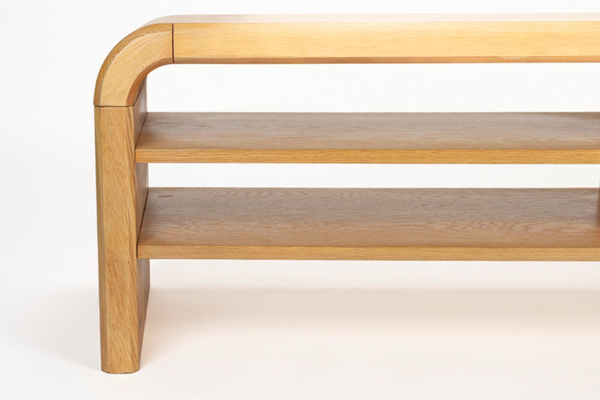 Elegantes Sideboard Brave von Zuiver, das modernes Design mit funktionalen Elementen vereint und jedem Raum Stil verleiht.