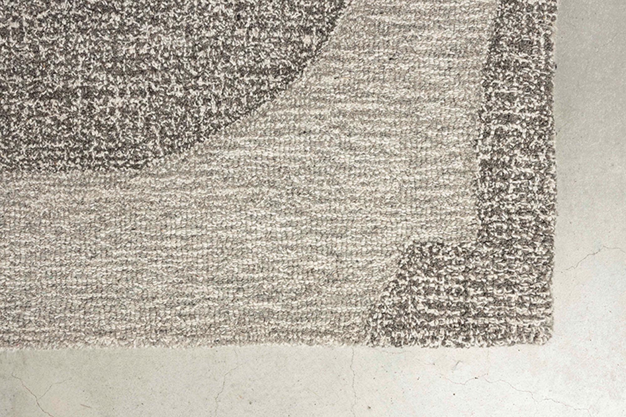 Teppich Frantic von Zuiver: Stilvolles Design in sanften Tönen, gefertigt aus weicher Wolle mit robuster Baumwollrückseite. Ideal für gemütliche Wohnräume.