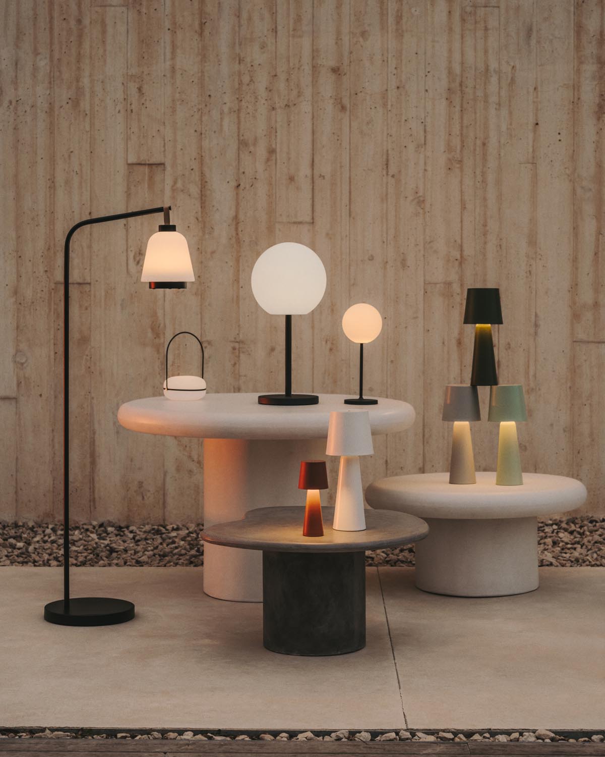 Arenys Outdoor Tischlampe: Modernes Design, langlebig & elegant.