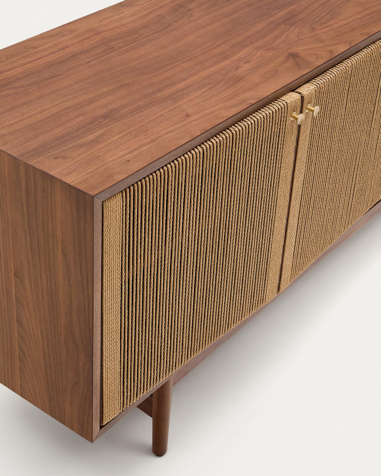 Stilvolles Sideboard Elan aus hochwertigem Nussholz und Furnier, mit 2 Türen und 2 Schubladen. Nachhaltig und elegant, 180x73cm.
