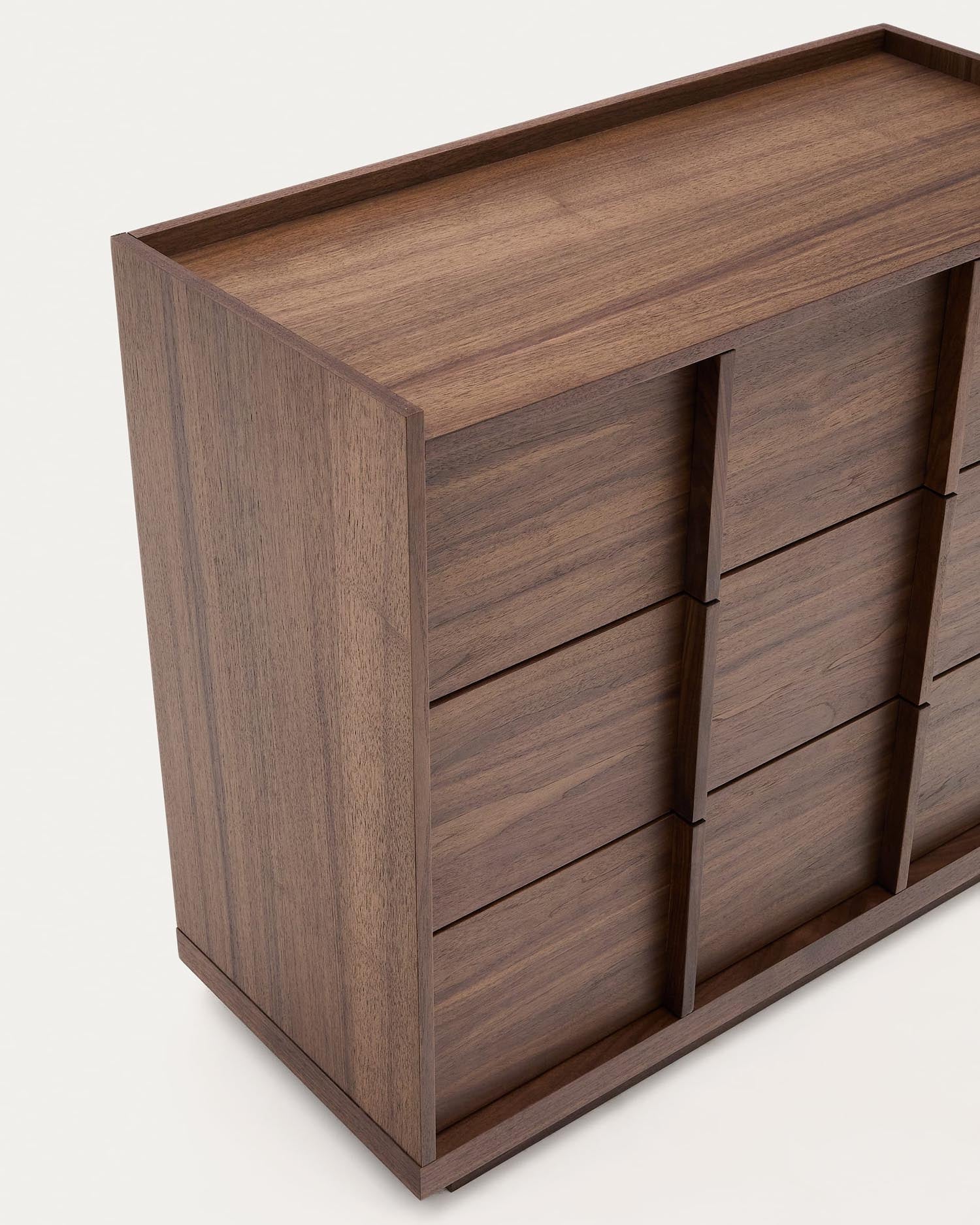 Elegante Kommode Onix 3 von Kave Home: 100 x 78 cm, dunkles Walnussfurnier, 3 Schubladen, FSC-zertifiziert – stilvoll und nachhaltig.