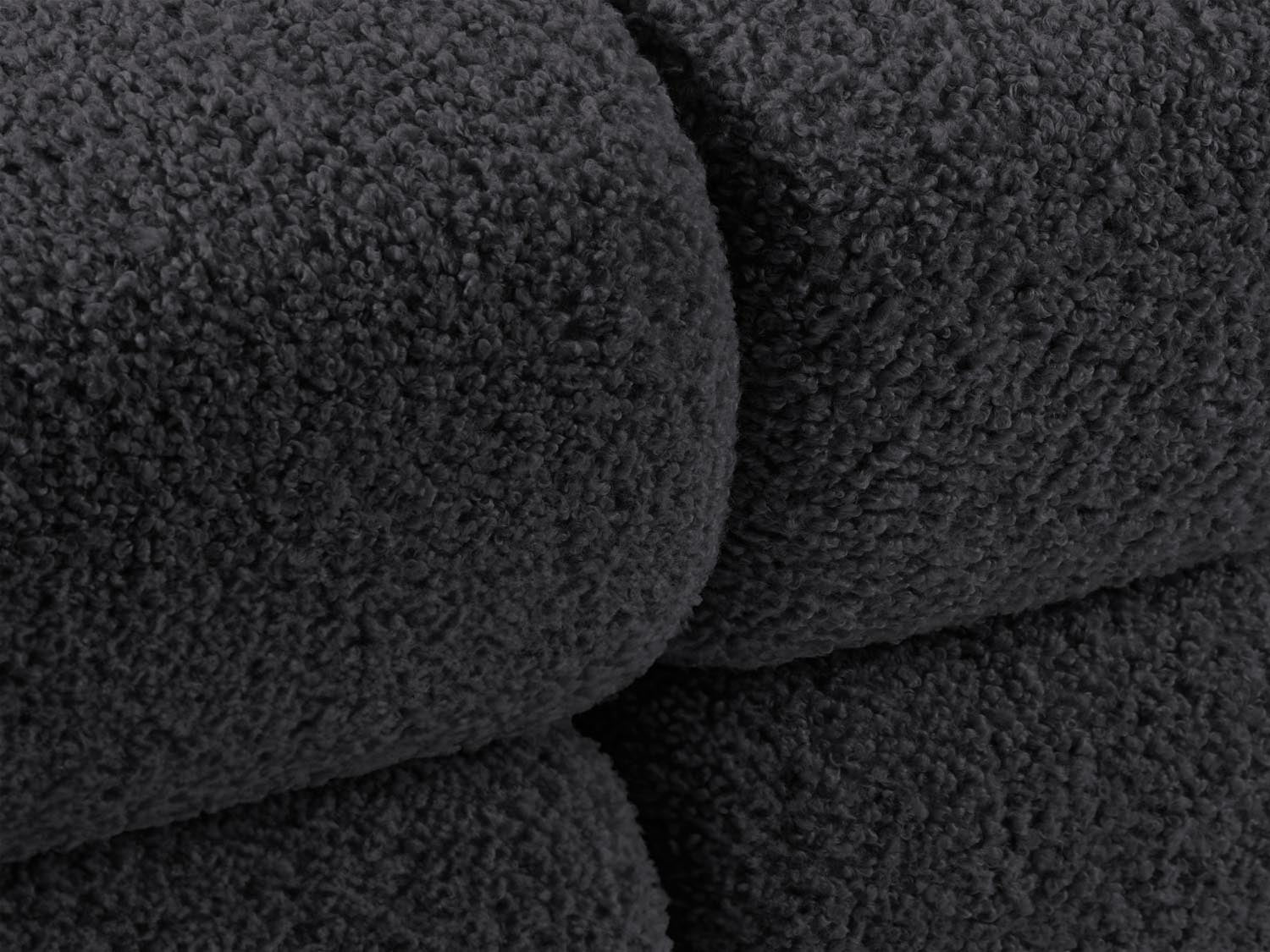 Stylisches Bellis Boucle 2-Sitzer Sofa in Graphit, ideal für zeitgemäße Einrichtungen, vereint Komfort und vielseitige Anordnungsmöglichkeiten.