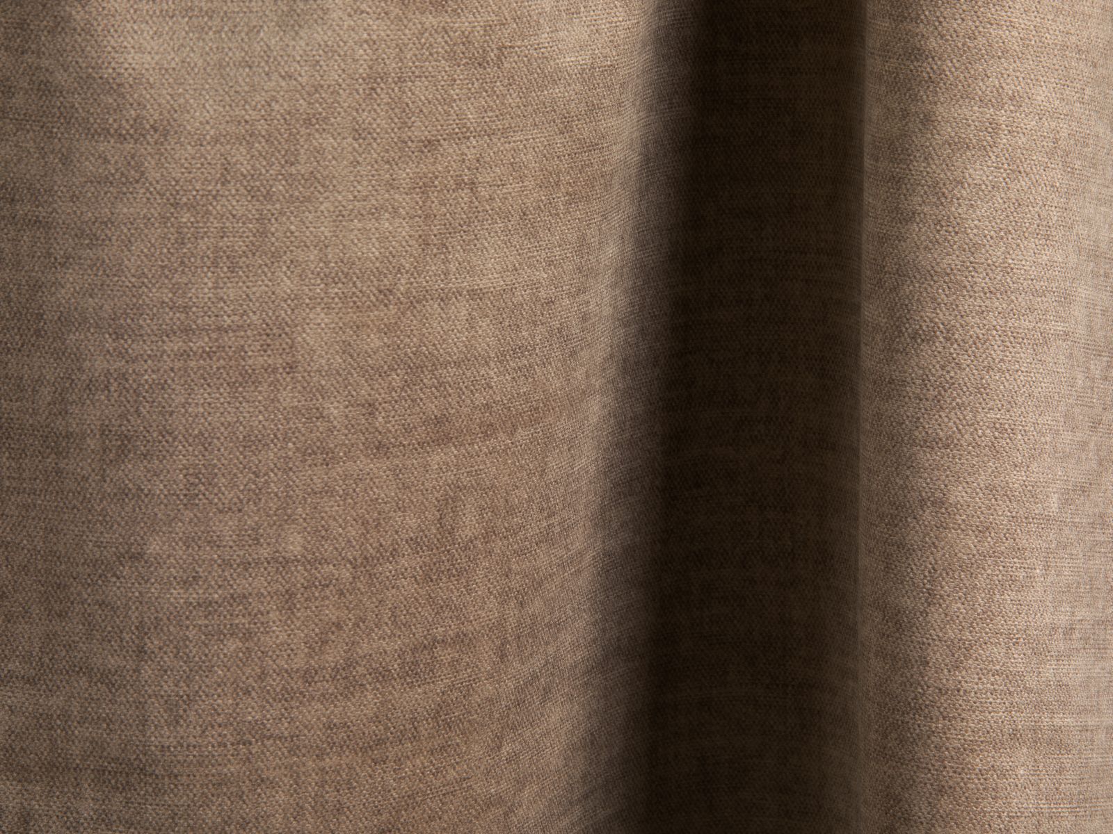 Modernes 4-Sitzer Ecksofa Martina in edlem Dunkelbeige, perfekt für gemütliche Stunden und als praktisches Schlafsofa für Gäste.