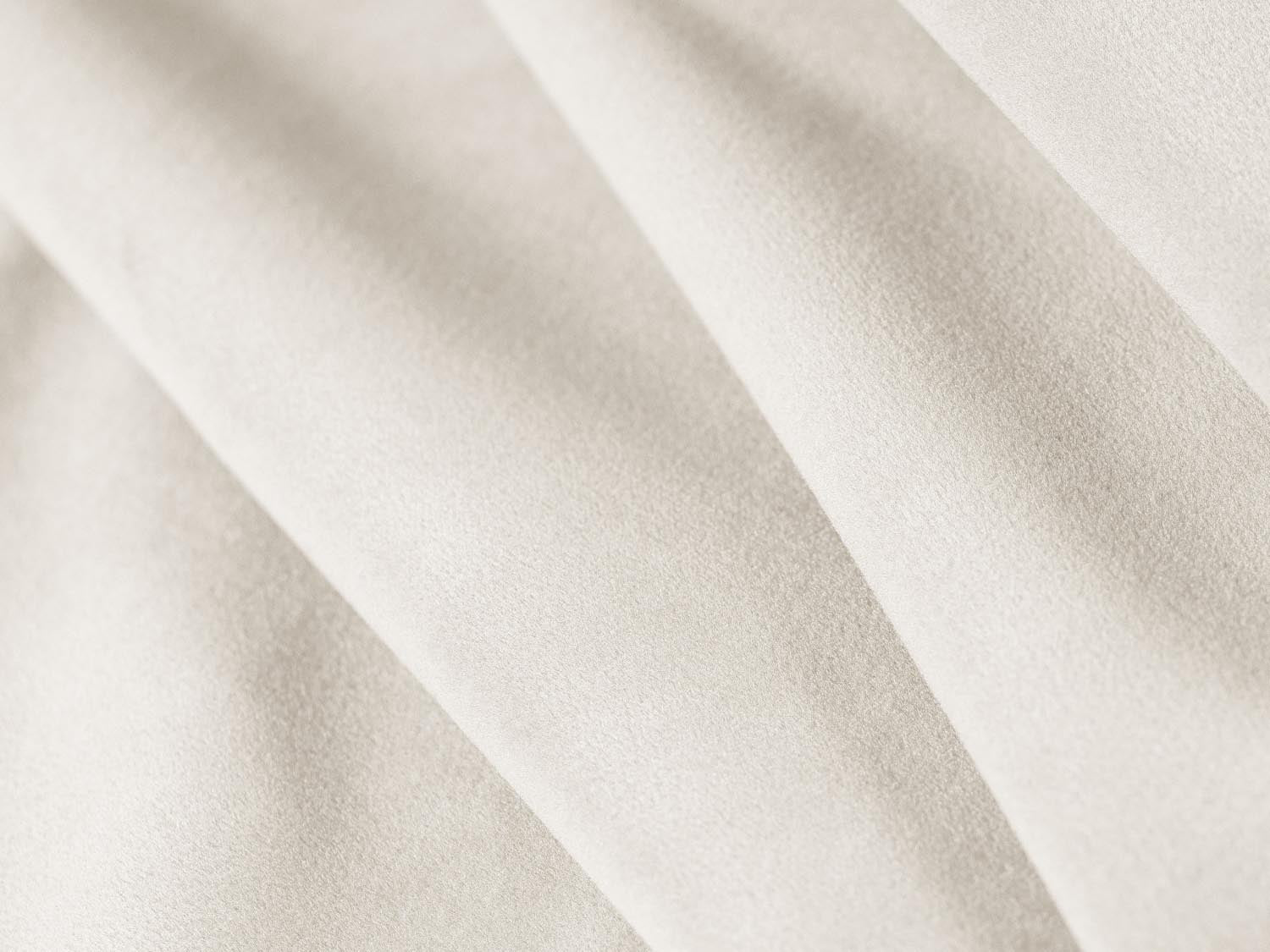 Elegantes Kaelle Velour Panoramic Ecksofa links für 8 Personen in sanften Beigetönen, ideal für stilvolle und einladende Wohnräume.