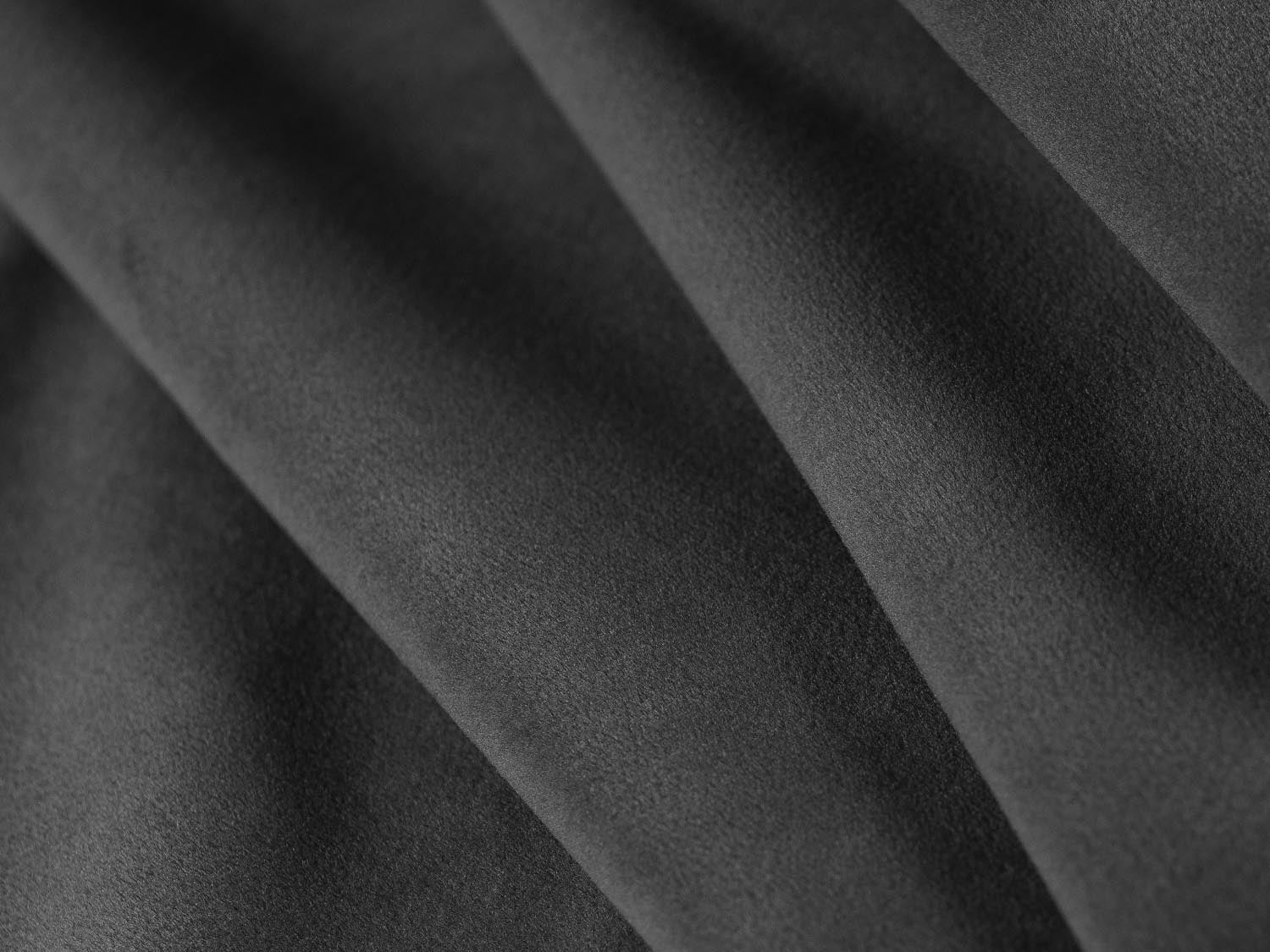 Stylisches Miley Velour Panoramic Ecksofa rechts für 6 Personen in trendigem Grau-Blau, perfekt für entspannte Abende und modernes Wohnen.