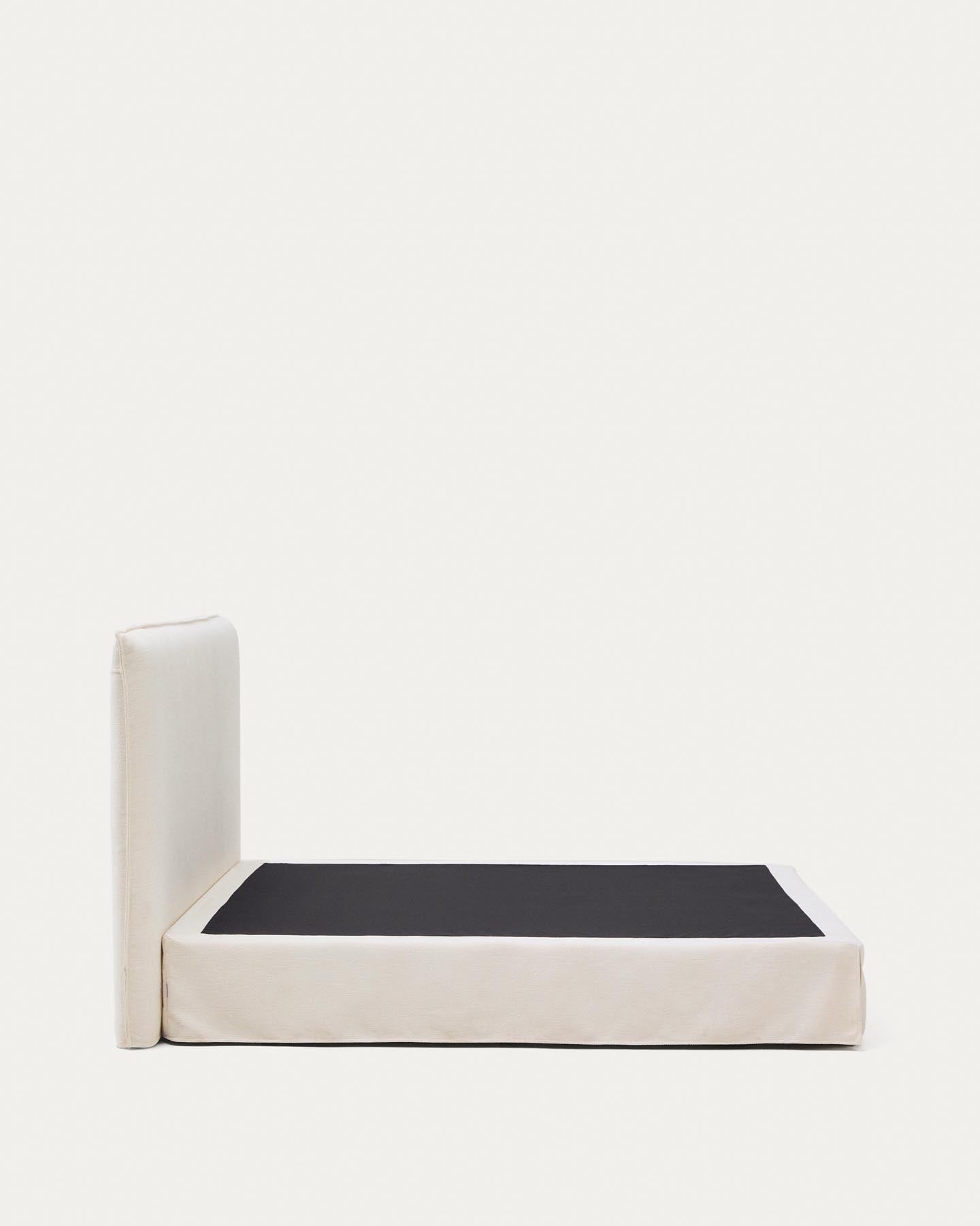 Modernes Bett Jaira in weißem Chenille, abnehmbarer Bezug für einfache Pflege, passend für Matratzengröße 180 x 200 cm, nachhaltig produziert.