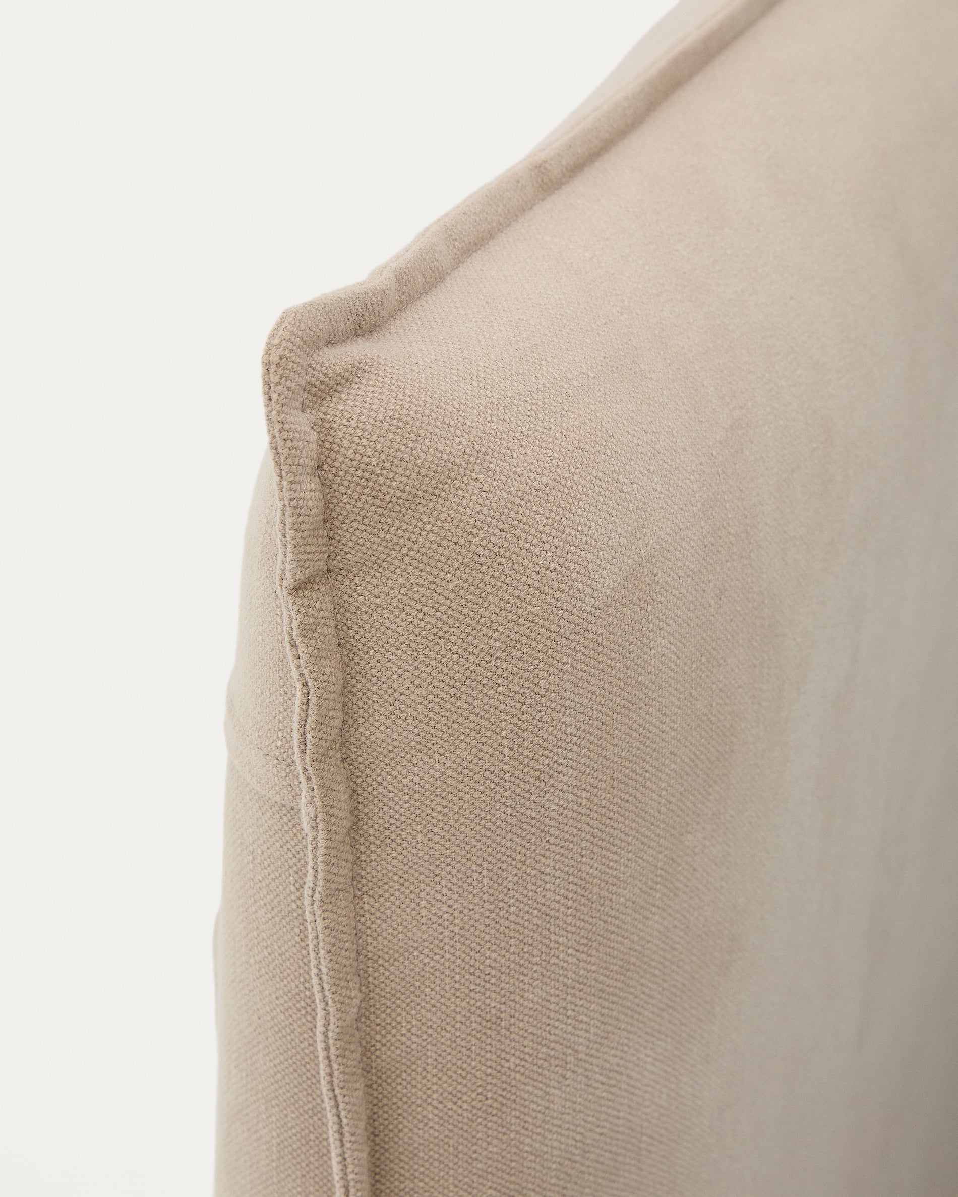 Elegantes Kopfteil Jaira in taupe, gefertigt aus Leinen und Baumwolle, ideal für 90 cm Betten, mit abnehmbarem Bezug für einfache Pflege.
