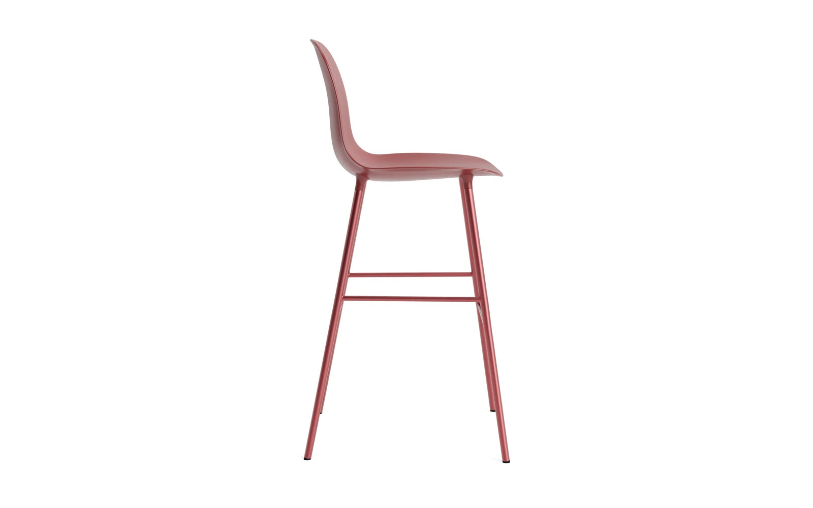 Stylischer Form Barstuhl von Normann Copenhagen, der mit seinem minimalistischen Design und komfortablen Sitz ideal für moderne Wohnräume ist.