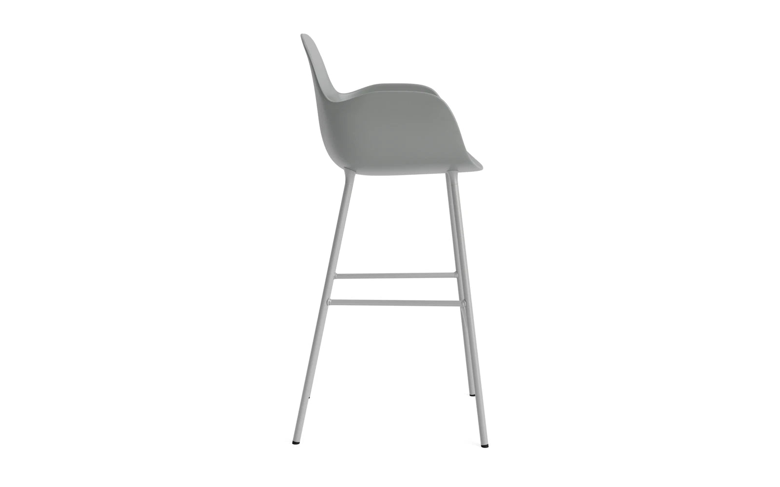 Eleganter Form Barstuhl mit Armlehne von Normann Copenhagen, 75 cm hoch, vereint modernes Design mit Funktionalität und Komfort.