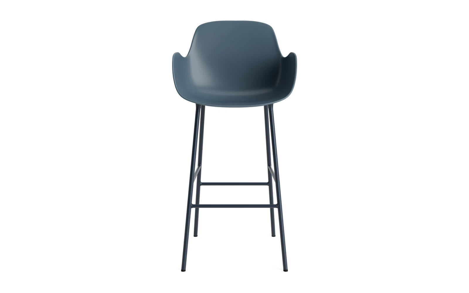 Eleganter Form Barstuhl mit Armlehne von Normann Copenhagen, ideal für stilvolle Bars und moderne Wohnumgebungen.