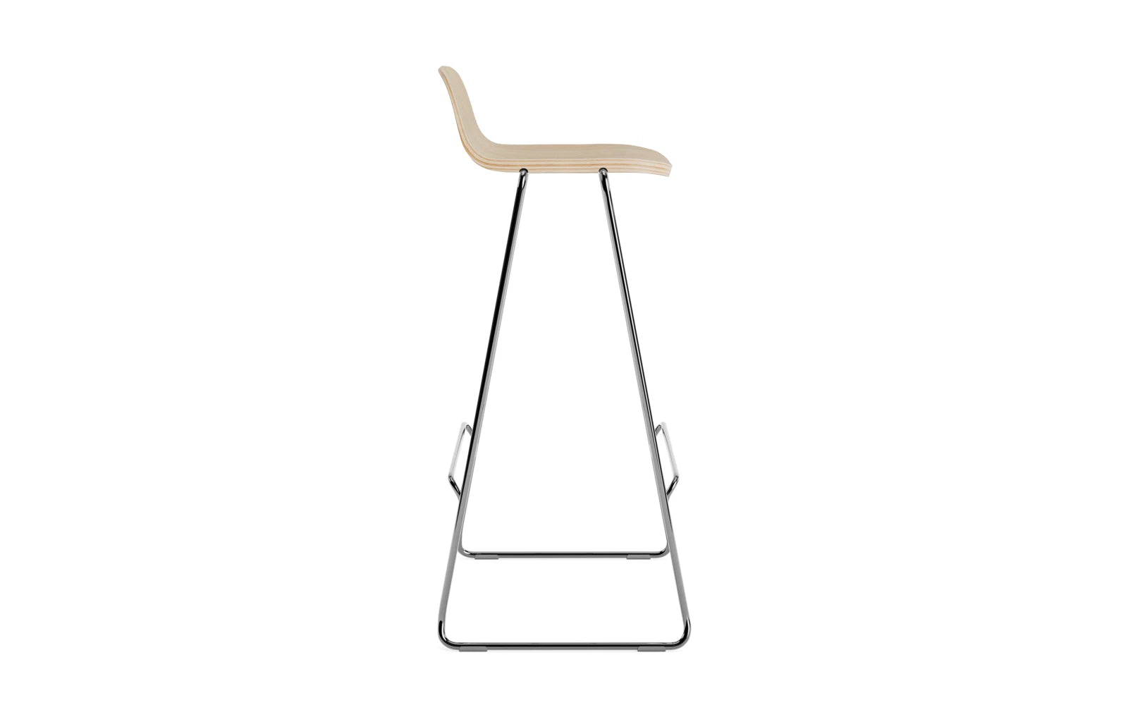 Erleben Sie den Just Barhocker mit Lehne von Normann Copenhagen – ein modernes Design, das Komfort und Stil in Ihre Einrichtung bringt.