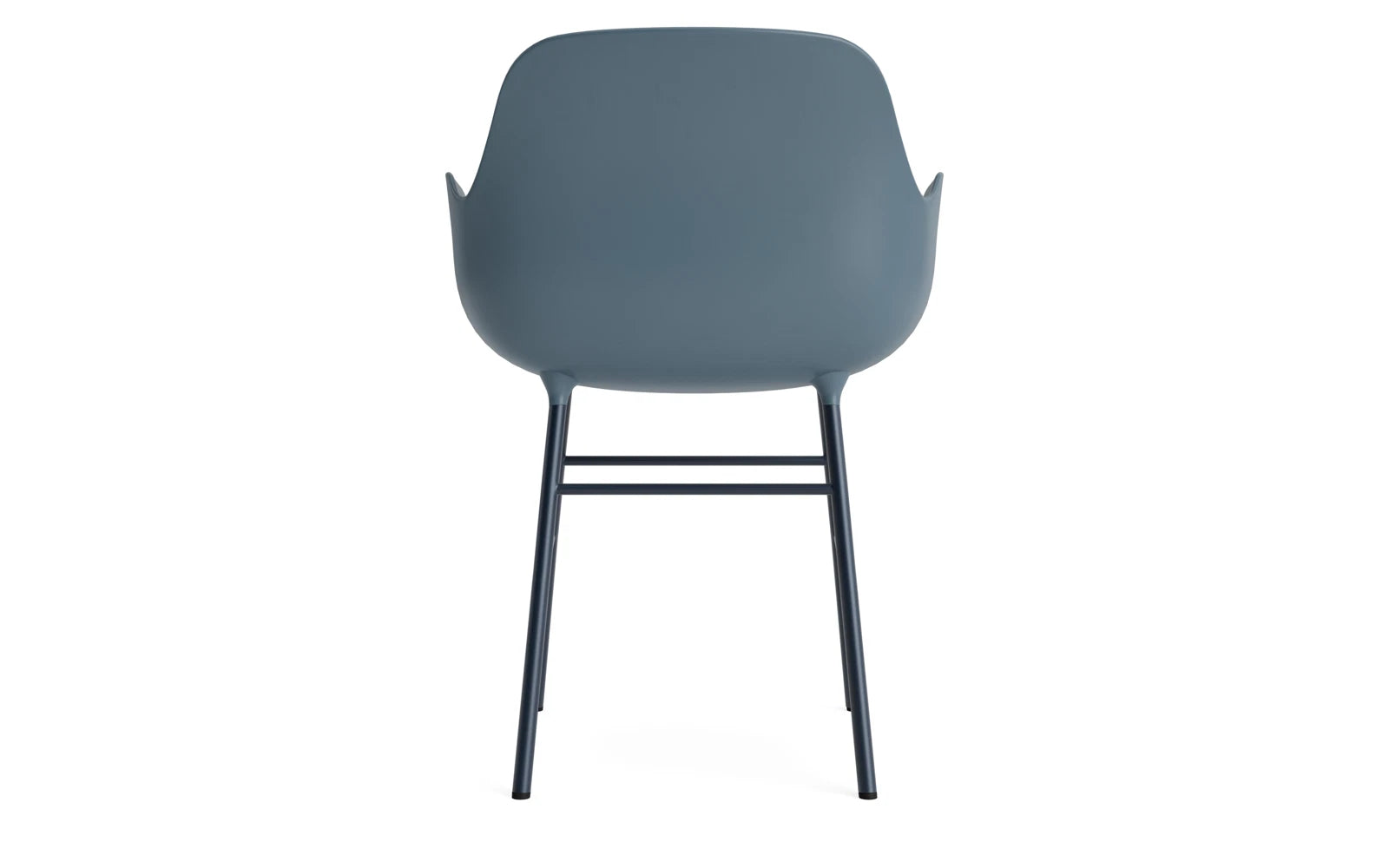 Eleganter Form Armlehnstuhl von Normann Copenhagen, der Komfort und zeitgemäßes Design für jeden Wohnraum bietet.