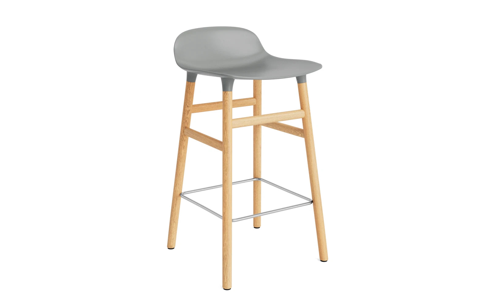Eleganter Form Barhocker von Normann Copenhagen, ideal für stilvolle Bars, bietet hohen Sitzkomfort und modernes Design.