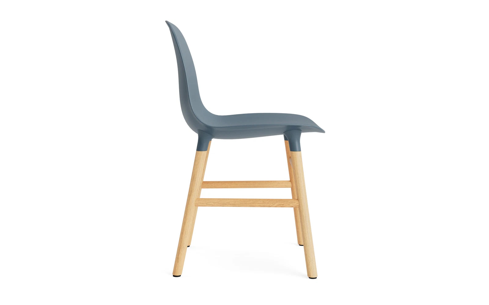 Eleganter Form Stuhl von Normann Copenhagen, der durch seine moderne Form und hochwertige Verarbeitung jedem Raum einen besonderen Charme verleiht.