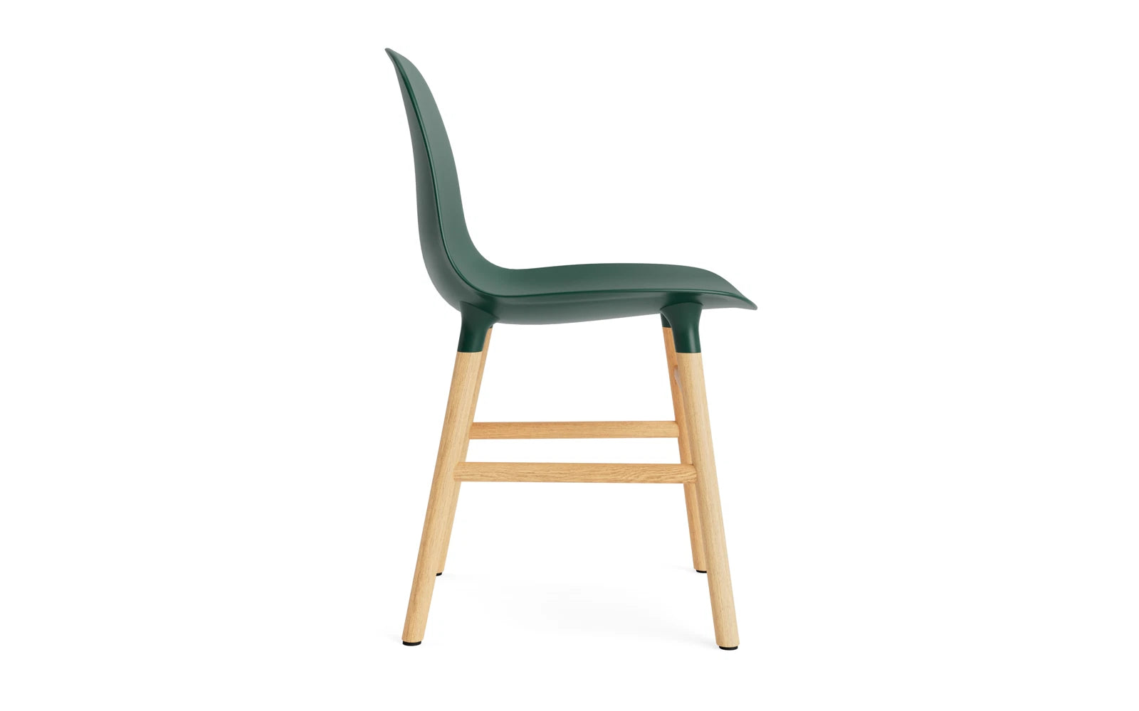 Stylischer Form Stuhl von Normann Copenhagen, der durch seine zeitgemäße Ästhetik und bequeme Polsterung besticht – perfekt für stilvolle Räume.