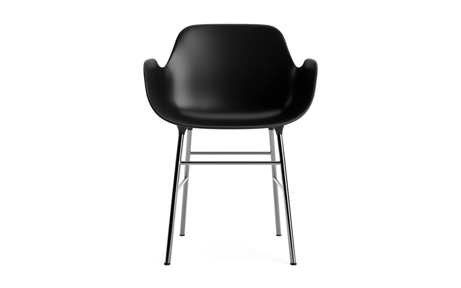 Der Form Armlehnstuhl von Normann Copenhagen besticht durch sein zeitloses Design und hohen Sitzkomfort, perfekt für stilvolle Wohnräume.