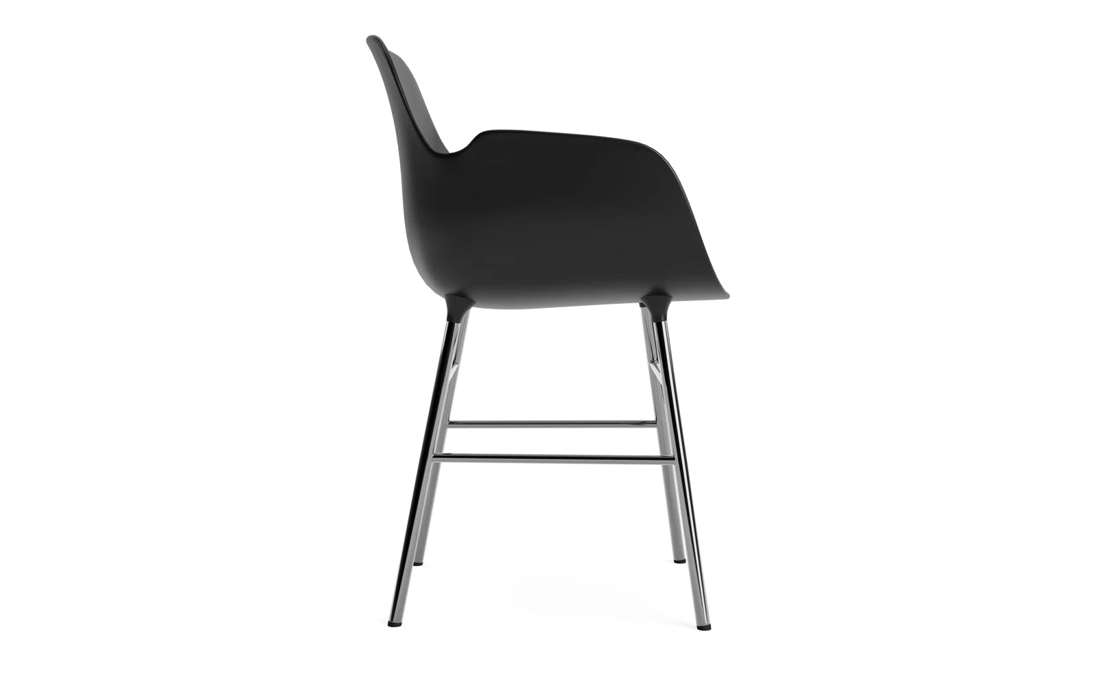 Der Form Armlehnstuhl von Normann Copenhagen vereint elegantes Design mit optimalem Komfort, ideal für moderne und stilvolle Einrichtungen.