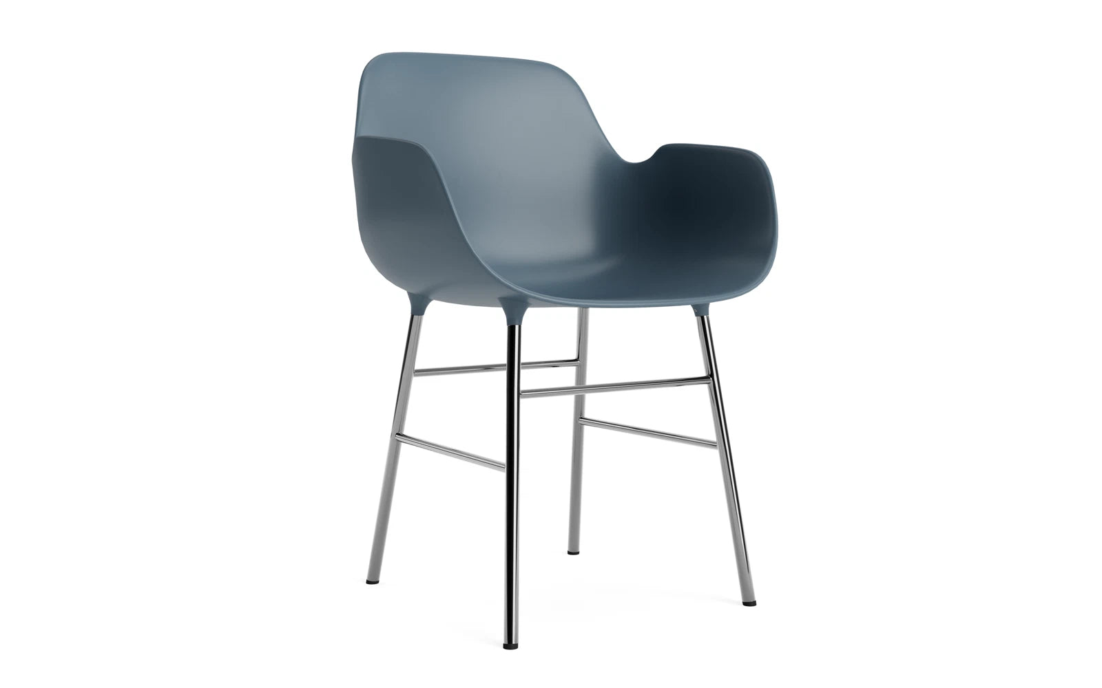 Eleganter Form Armlehnstuhl von Normann Copenhagen, der durch seine geschwungene Form und hochwertige Verarbeitung besticht.