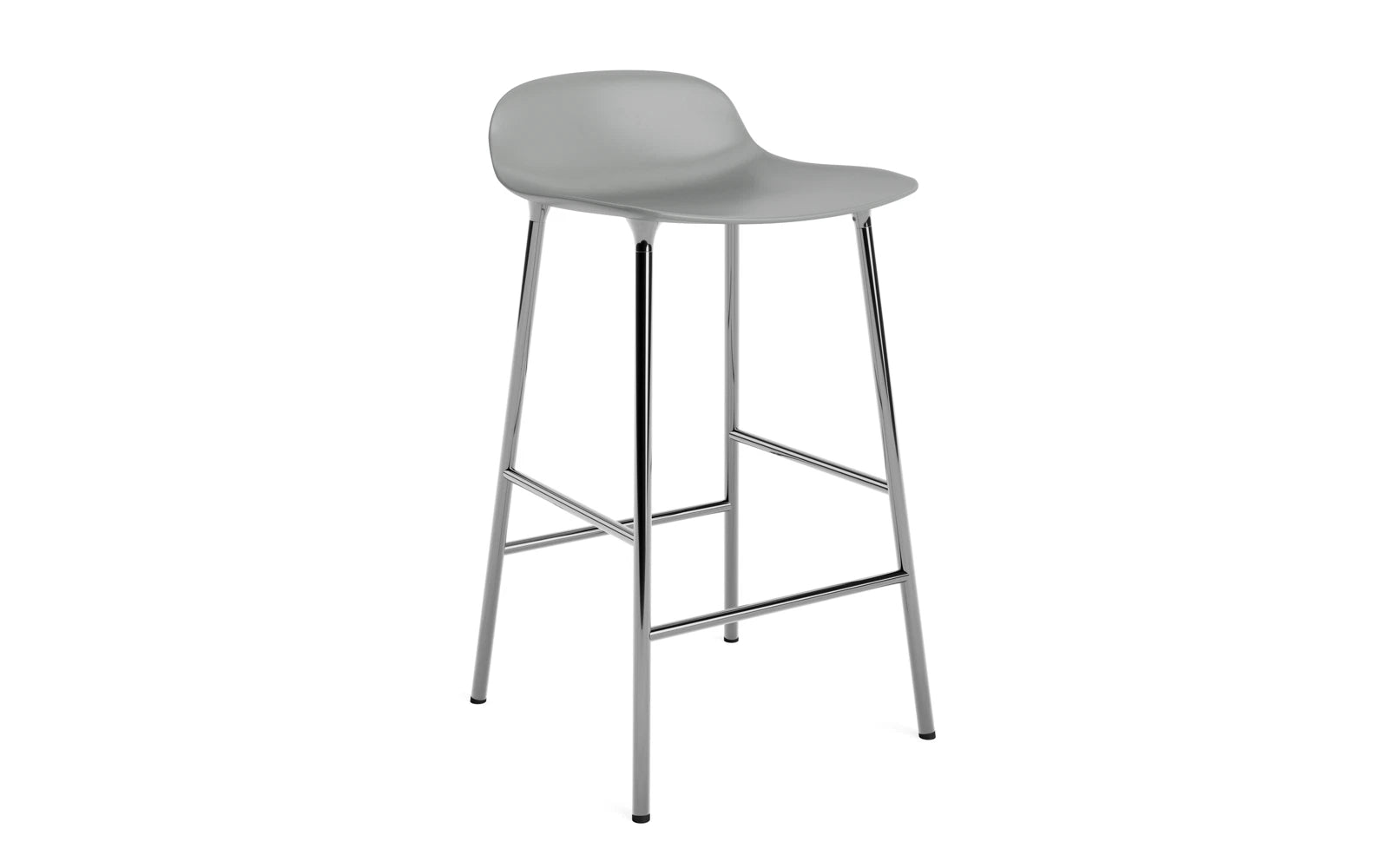 Moderner Form Barhocker von Normann Copenhagen, perfekt für trendige Bars und Küchen, bietet eine harmonische Kombination aus Stil und Bequemlichkeit.