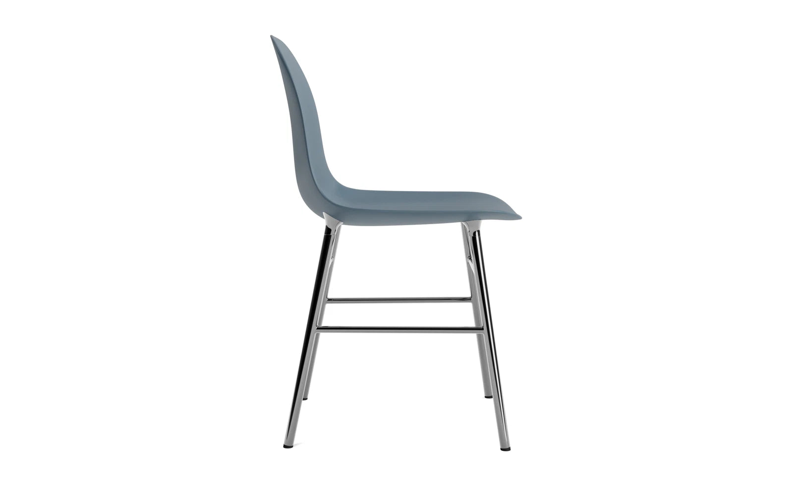 Eleganter Form Stuhl von Normann Copenhagen, der durch seine stilvolle Ästhetik und bequeme Polsterung besticht. Perfekt für moderne Wohnräume.