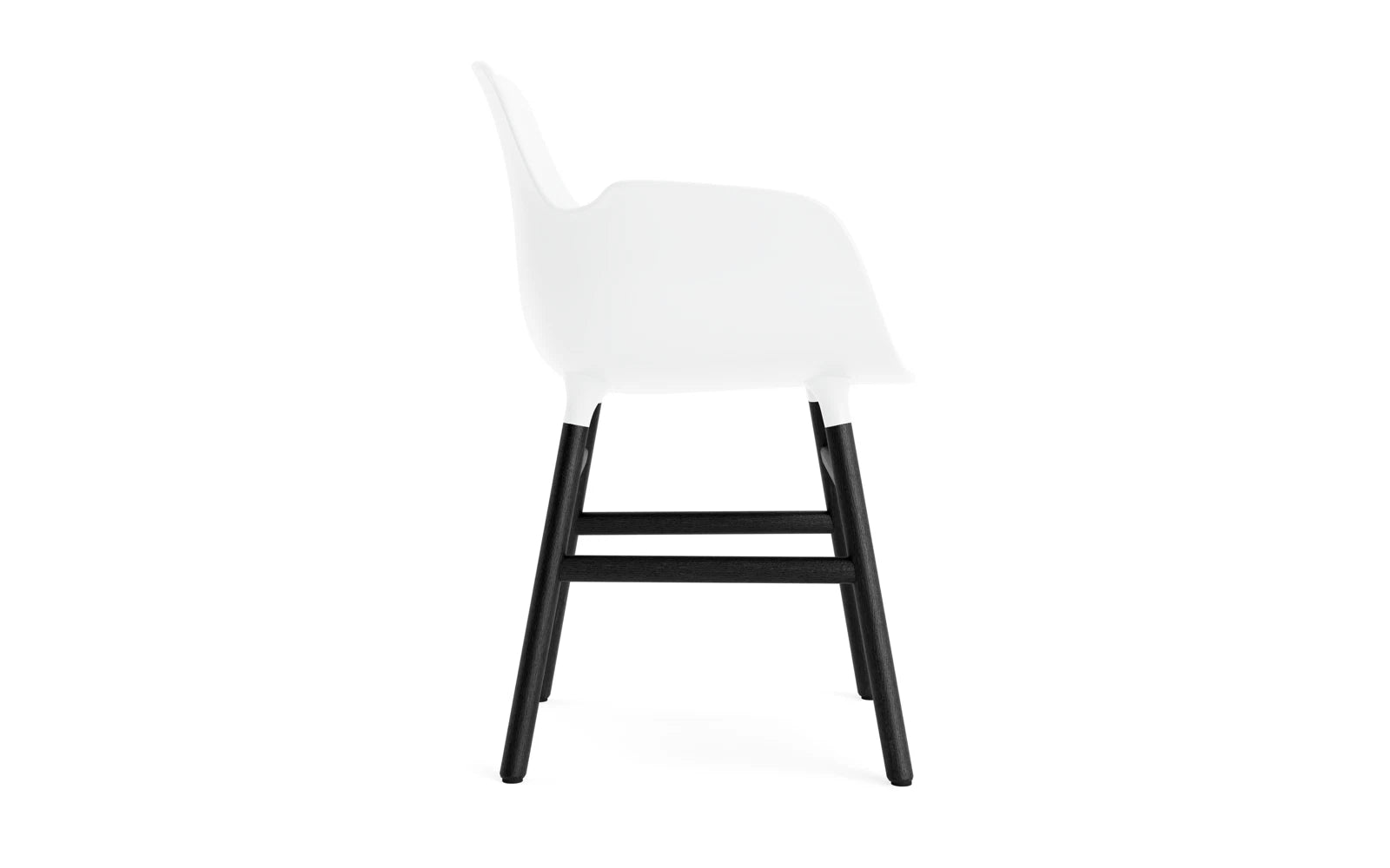 Eleganter Form Armlehnstuhl von Normann Copenhagen, der modernes Design mit optimalem Sitzkomfort vereint und jeden Raum aufwertet.