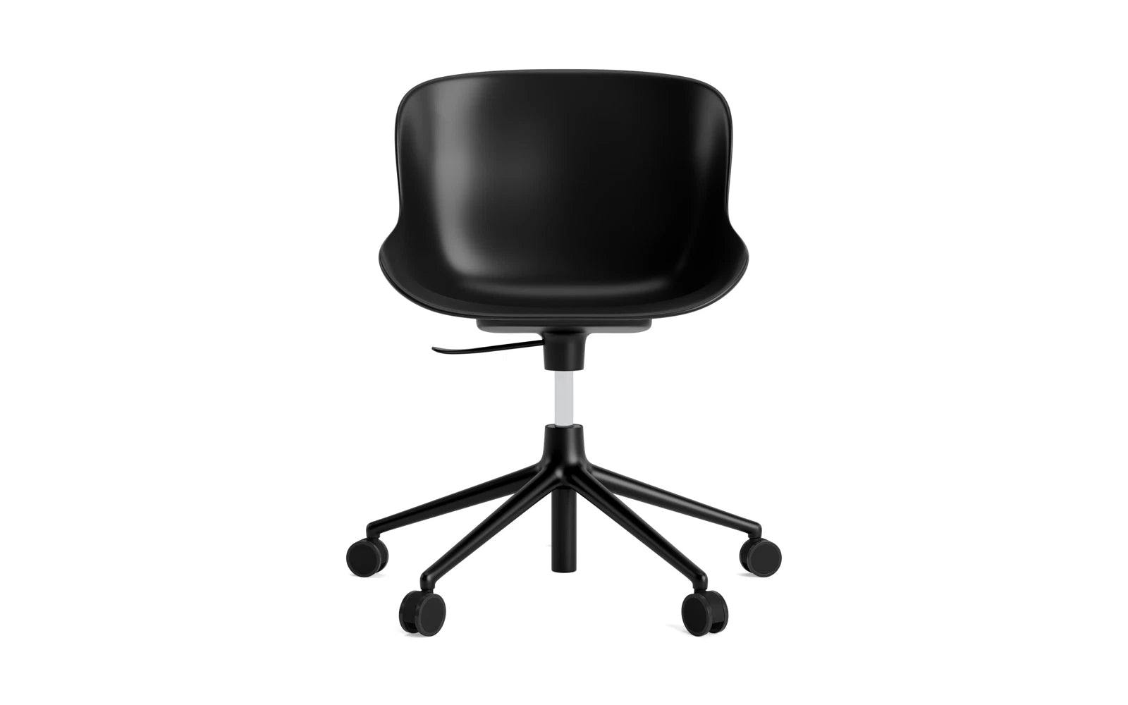Moderner Hyg Drehstuhl mit Rollen von Normann Copenhagen, ideal für stilvolle Büros, vereint Funktionalität und ansprechendes Design.