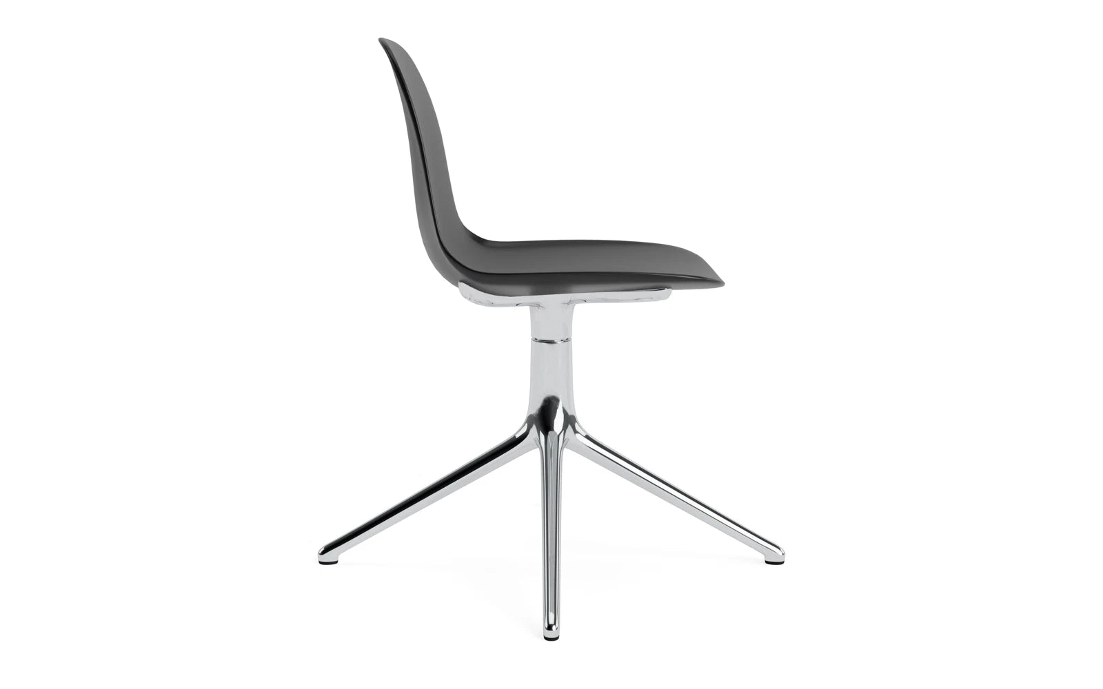 Eleganter Form Drehstuhl von Normann Copenhagen, perfekt für kreative Arbeitsumgebungen und moderne Wohnkonzepte, bietet Komfort und zeitgemäße Eleganz.