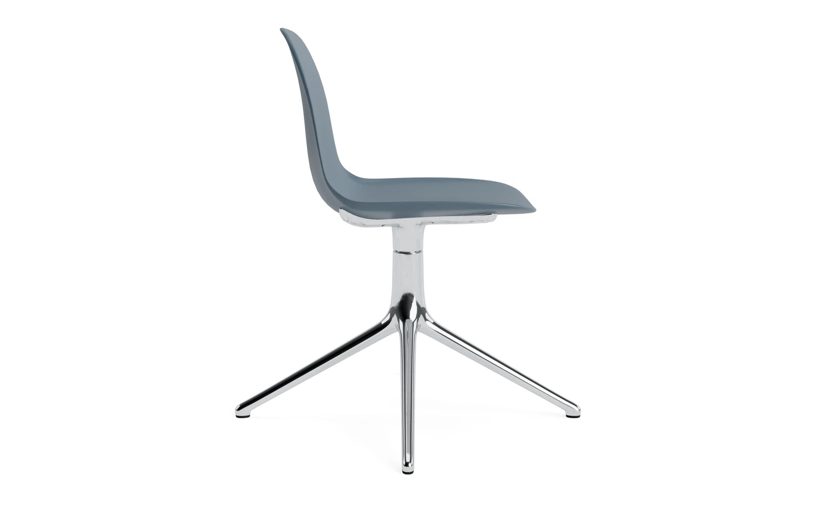 Moderner Form Drehstuhl von Normann Copenhagen, der durch seine geschwungene Form und hochwertige Verarbeitung besticht – ideal für jedes Interieur.
