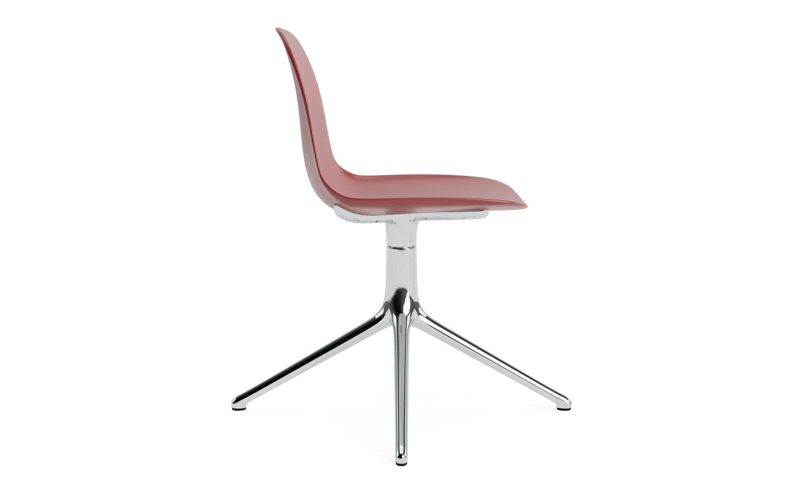 Eleganter Form Drehstuhl von Normann Copenhagen, ideal für stilvolle Büros und entspannte Wohnbereiche, vereint Komfort und modernes Design.
