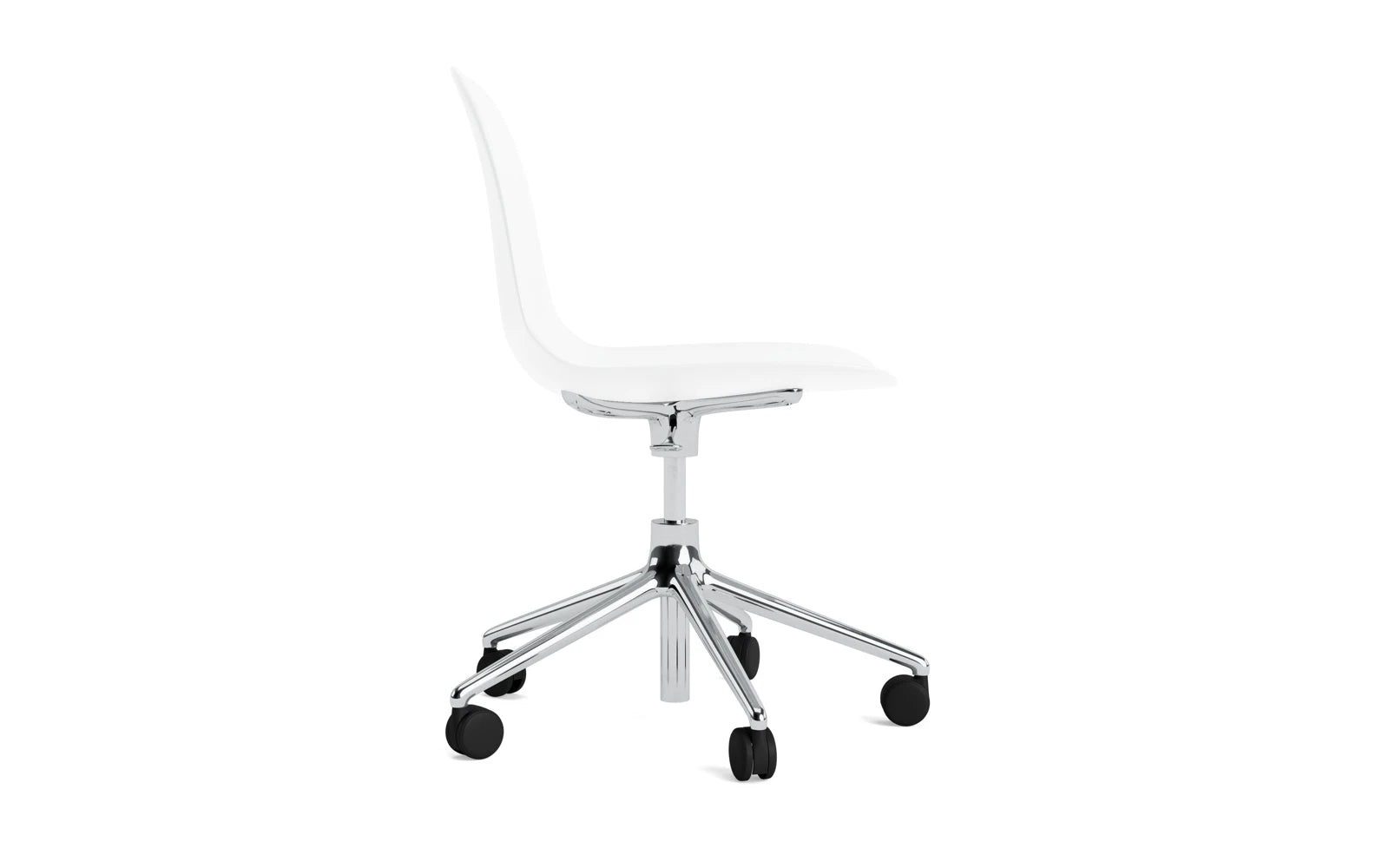 Moderner Drehstuhl von Normann Copenhagen mit ergonomischer Schale und praktischen Rollen, ideal für stilvolle Büroumgebungen.