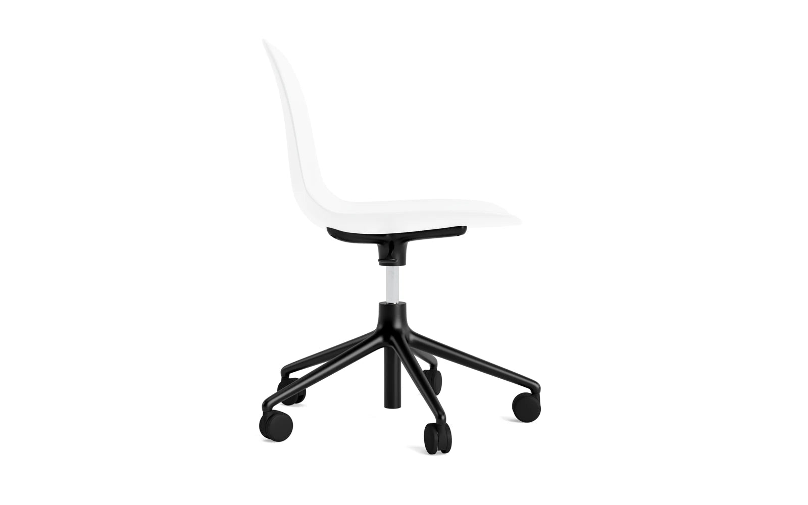 Eleganter Drehstuhl von Normann Copenhagen mit ergonomischer Schalenform und flexiblen Rollen, ideal für komfortables Arbeiten im Büro.