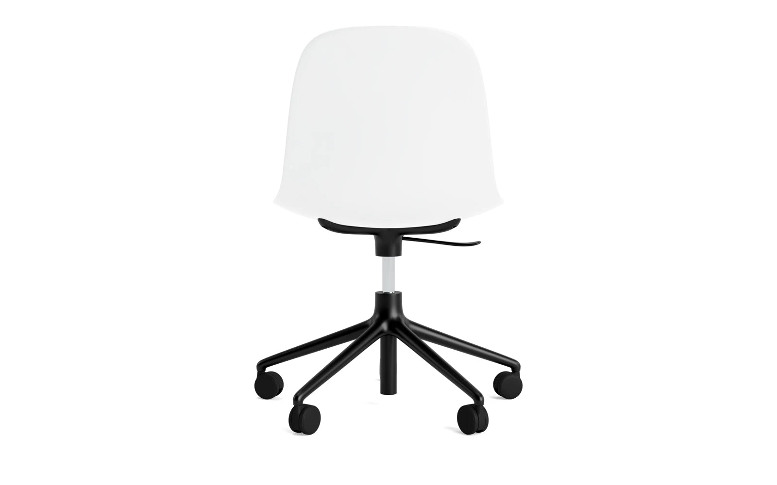 Moderner Drehstuhl von Normann Copenhagen, ausgestattet mit einer stilvollen Schalenform und praktischen Rollen für optimale Beweglichkeit im Büro.