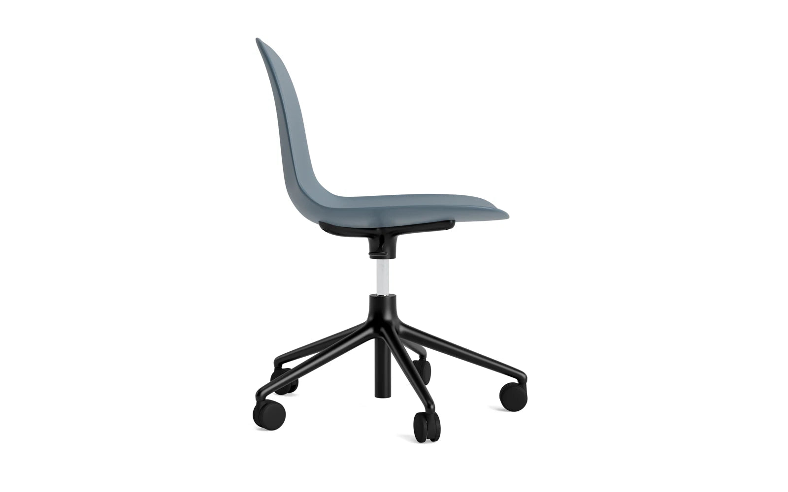 Eleganter Drehstuhl mit Rollen von Normann Copenhagen, vereint stilvolles Design und Funktionalität für jedes Büro.