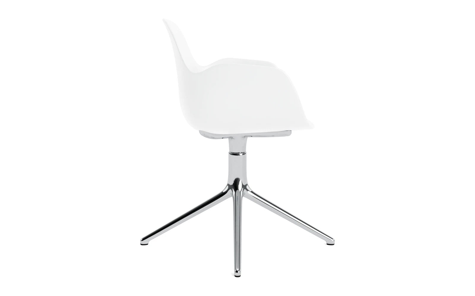 Moderner Form Drehstuhl mit Armlehnen von Normann Copenhagen, perfekt für stilvolle Arbeitsplätze und gemütliche Wohnräume, vereint Komfort und Design.