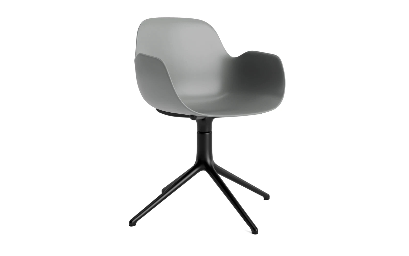 Eleganter Drehstuhl mit Armlehnen von Normann Copenhagen, ideal für modernes Wohnen und Bürogestaltung.