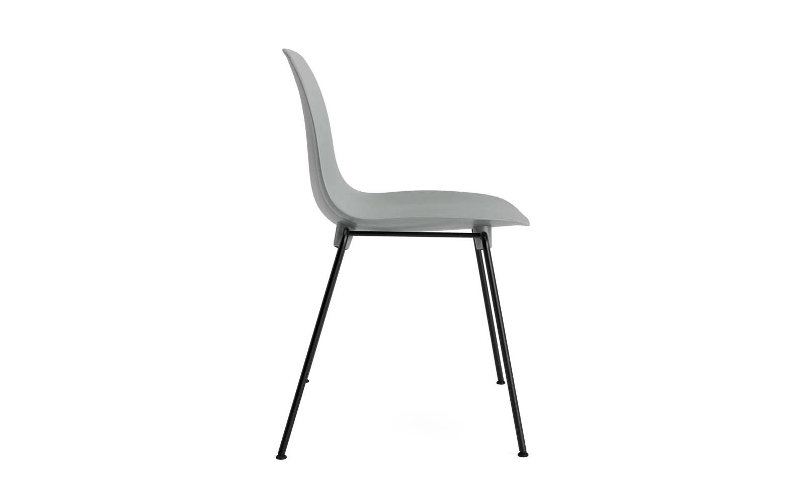 Moderner Stapelstuhl von Normann Copenhagen, der durch seine schlichte Form und Vielseitigkeit überzeugt, perfekt für stilvolle Innenräume.