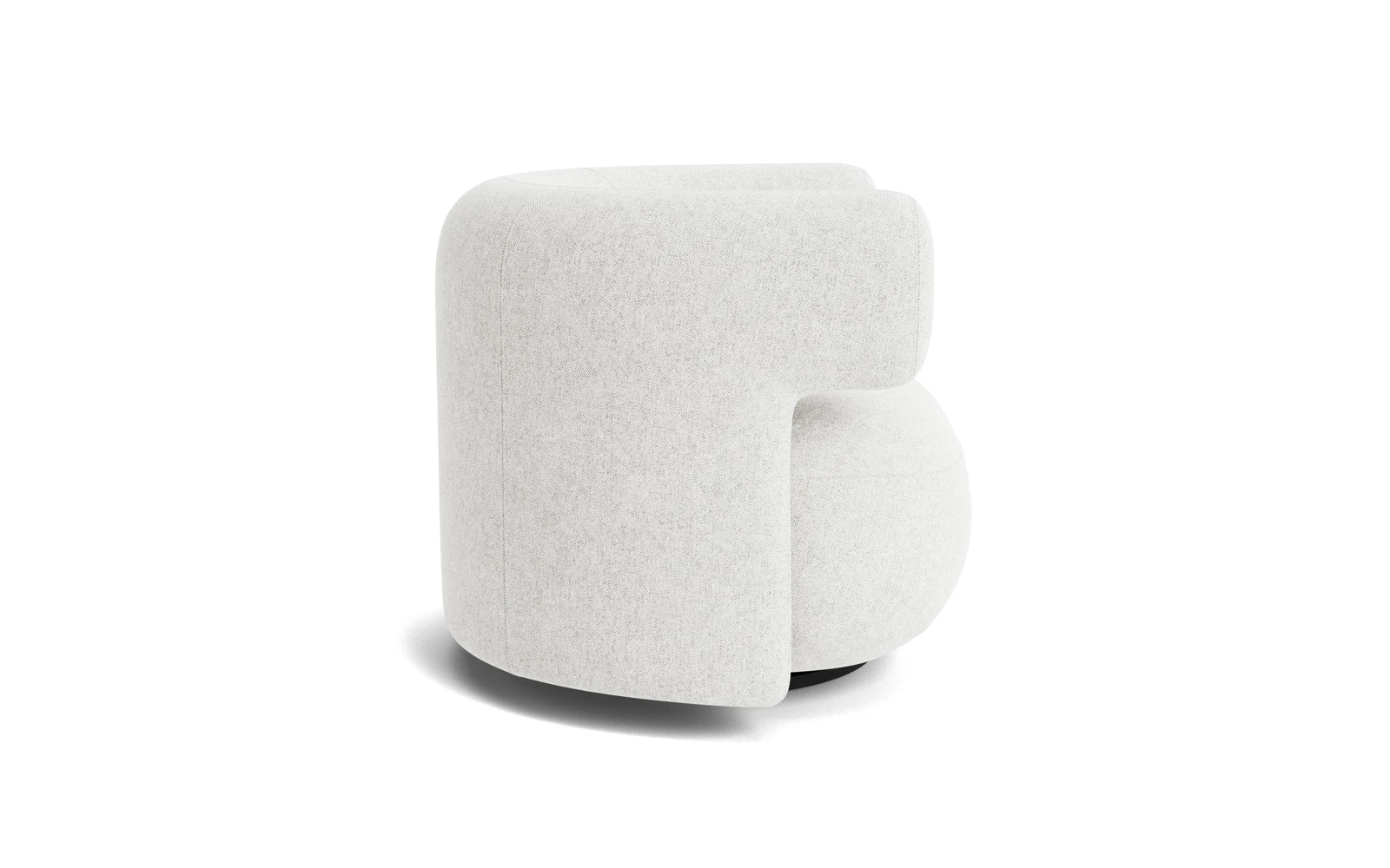 Entdecken Sie den Burra Sessel von Normann Copenhagen: Ein stilvolles Möbelstück, das durch seine einzigartige Form und hohen Sitzkomfort besticht.
