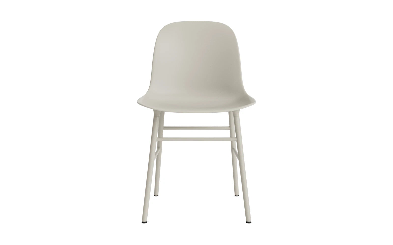 Eleganter hellgrauer Form Stuhl von Normann Copenhagen, ideal für modernes Wohnen und stilvolle Akzente in jedem Raum.