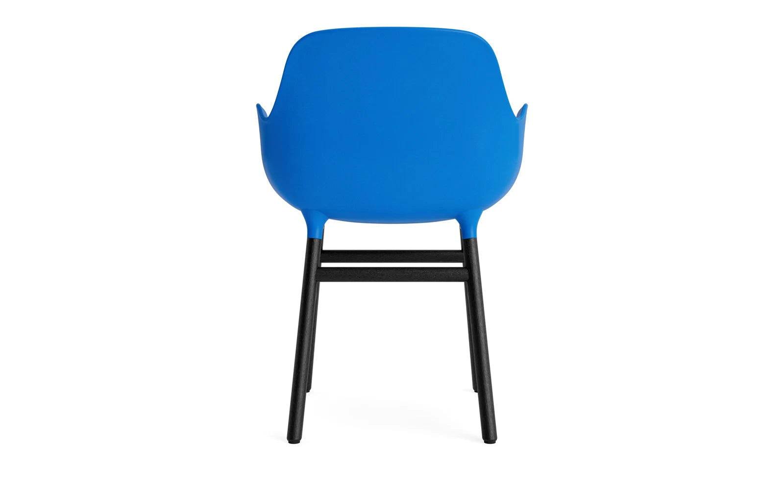 Stylischer Form Lehnstuhl in strahlendem Blau und Schwarz von Normann Copenhagen – ideal für modernes Wohndesign und Komfort.