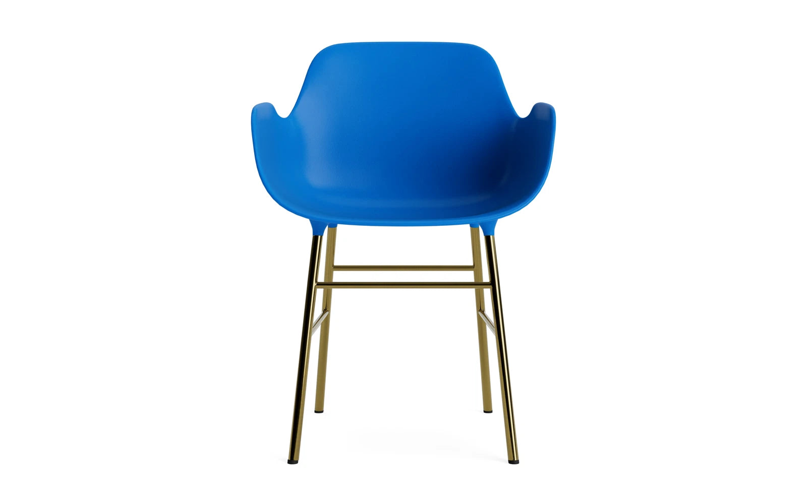 Erleben Sie den Form Lehnstuhl in strahlendem Blau von Normann Copenhagen – ein elegantes Möbelstück mit hochwertigem Messinggestell, das jeden Raum aufwertet.