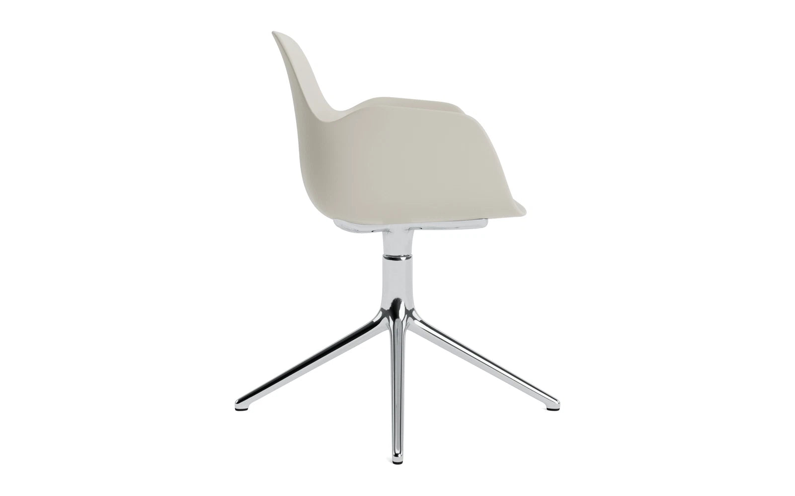 Moderner hellgrauer Drehstuhl mit Aluminiumgestell von Normann Copenhagen – perfekt für stilvolle Büros und kreative Arbeitsumgebungen.