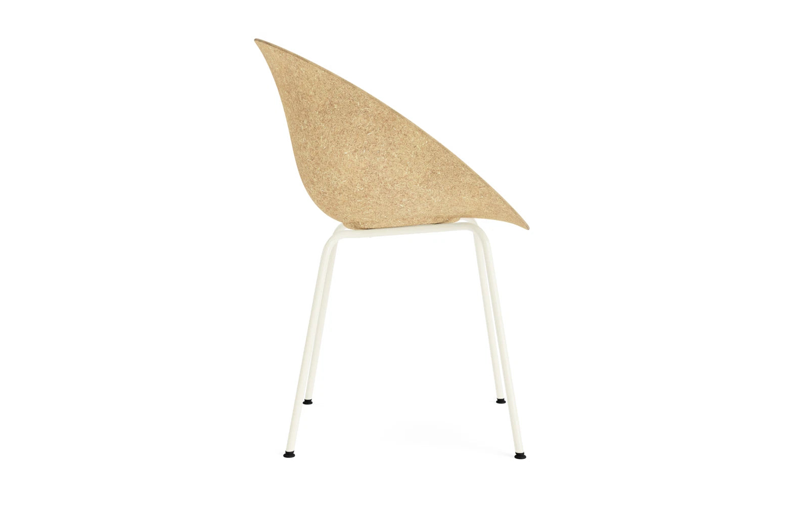 Moderner Mat Lehnstuhl in sanftem Creme, ausgestattet mit einem stabilen Stahlgestell und einem natürlichen Hanfbezug, perfekt für gemütliche Sitzgelegenheiten.