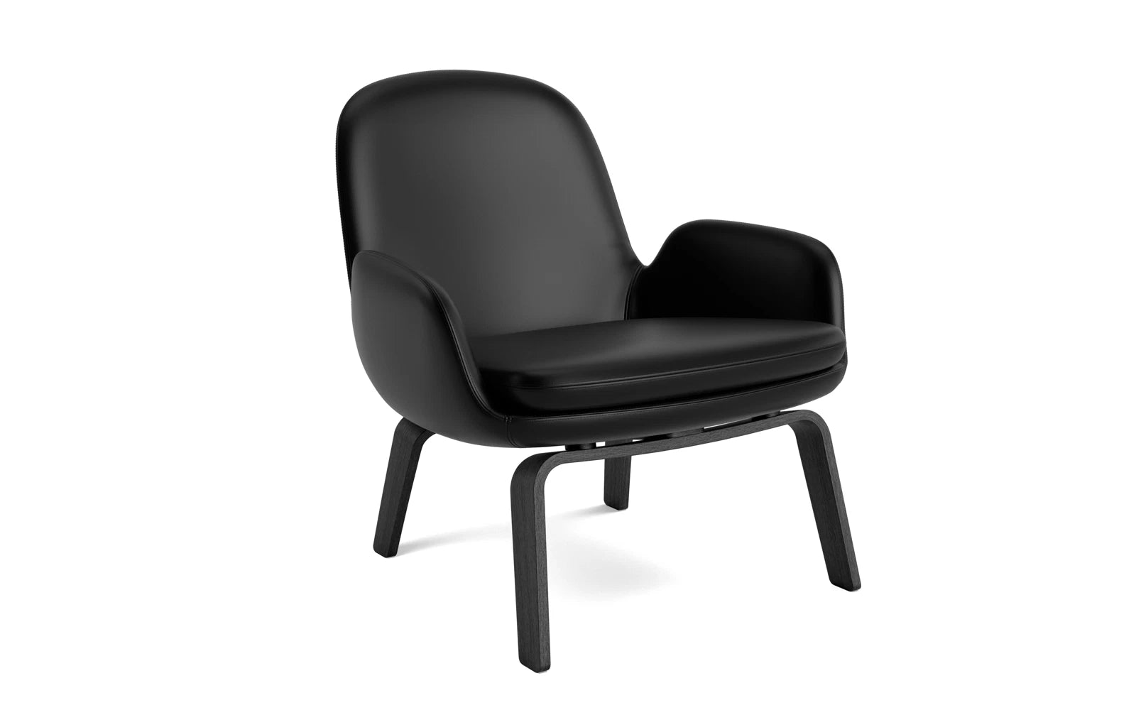Entdecken Sie den Era Lounge-Sessel niedrig in schwarzer Eiche von Normann Copenhagen – ein elegantes Möbelstück, das modernen Komfort bietet.